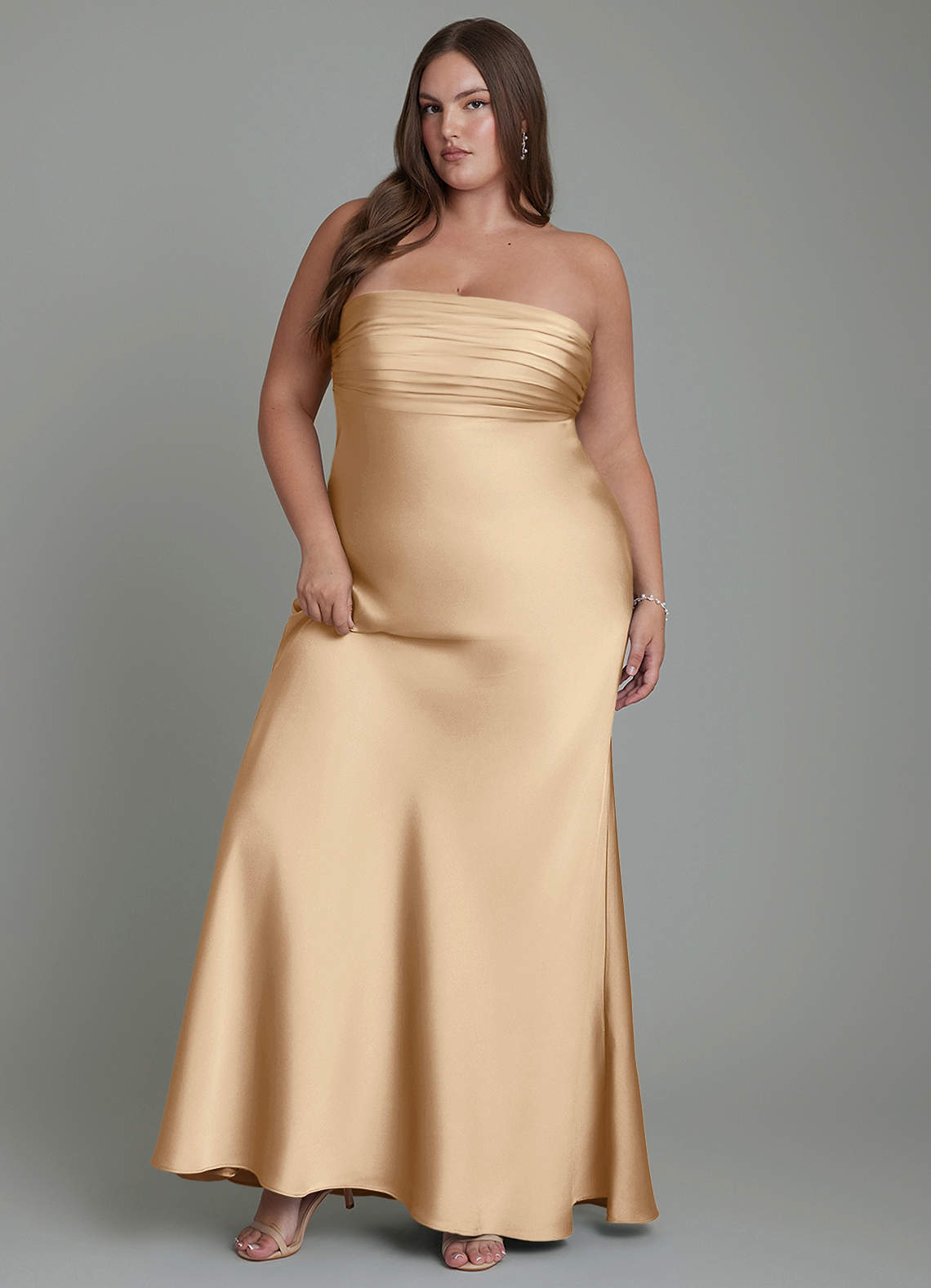 Azazie Saylor Jurken voor bruidsmeisjes Jurk van Stretch Satijn met Zeemeermin Strapless Champagne image1