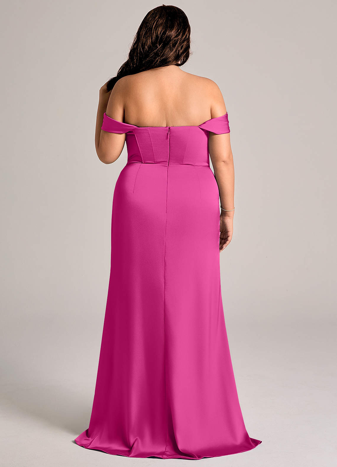 Azazie Johana Robes de demoiselle d'honneur Robe Sirène Convertible en Satin extensible Épaule décolletée Fuchsia image8