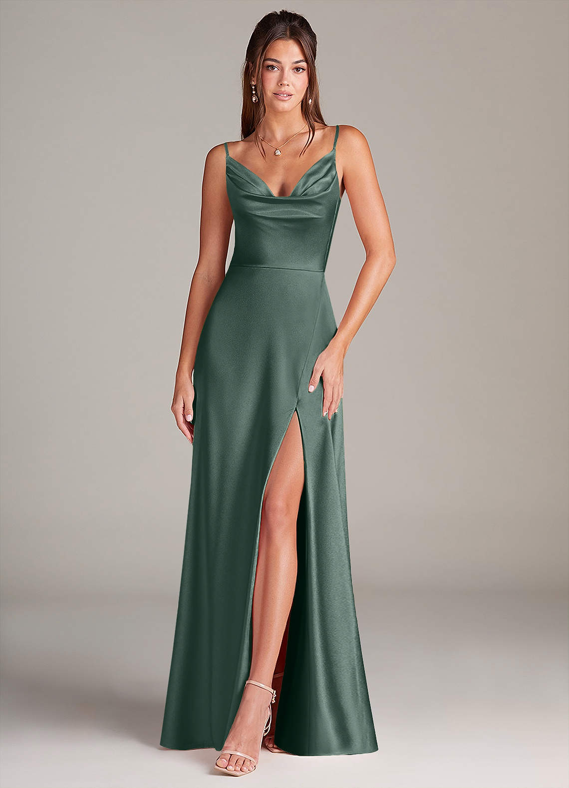 Azazie Sarella Vestidos de damas de honor Vestido de Musgo Marino de Satén Elástico de Corte en A con Plisado image1