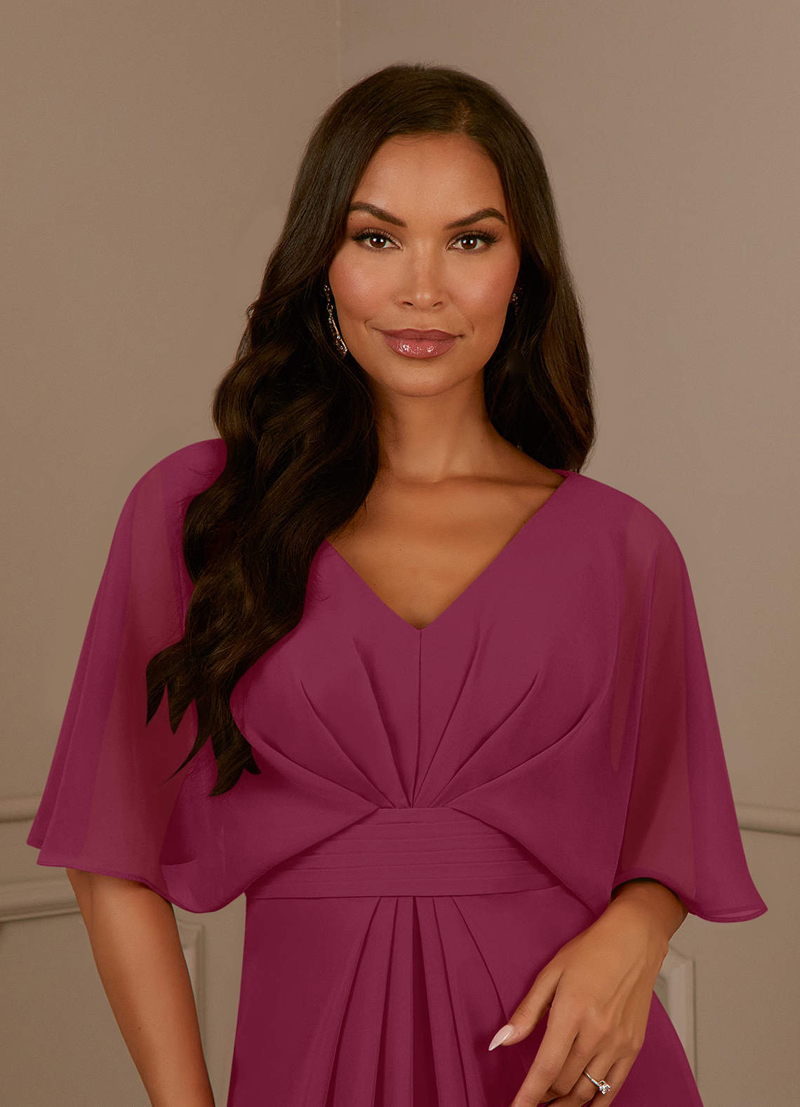 Azazie Oksana Mère de la mariée Robes Robe Trapèze en Mousseline de soie Col en V plissé Mûre image3