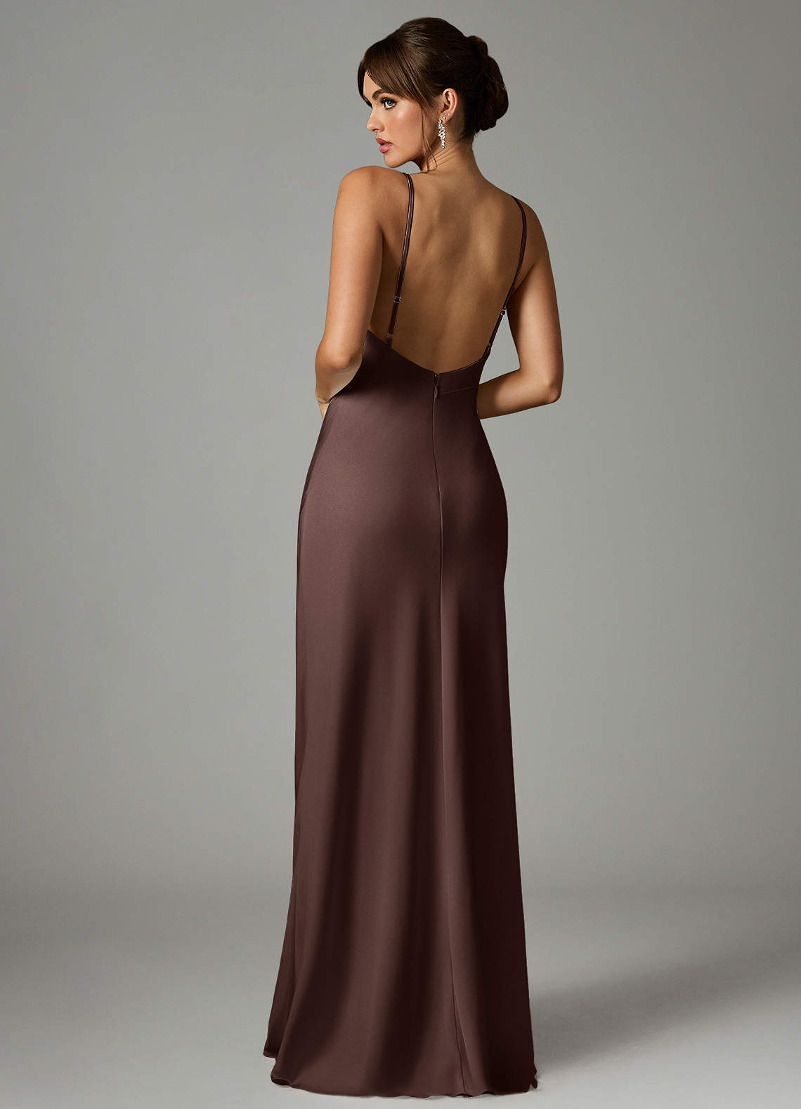 Azazie Stefania Robes de demoiselle d'honneur Robe Trapèze en Satin extensible Ganache image1