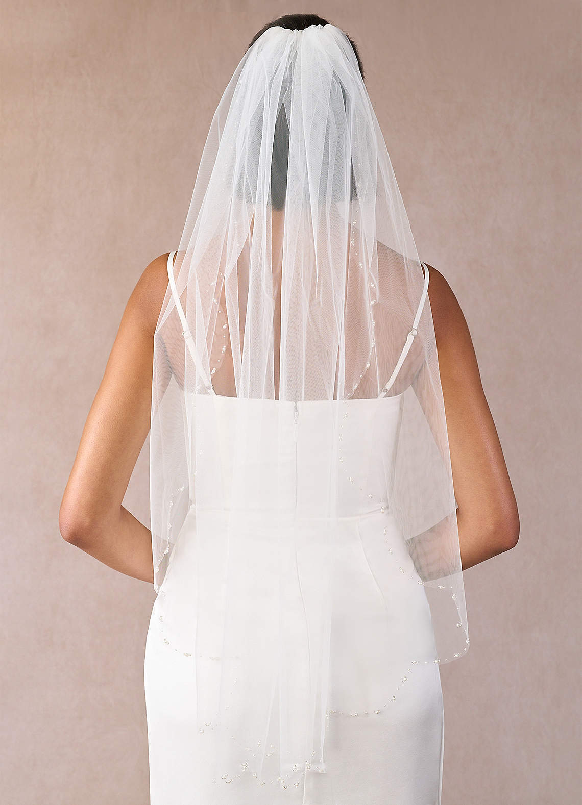 front Beaded Trim Scalloped Hip Length Veil