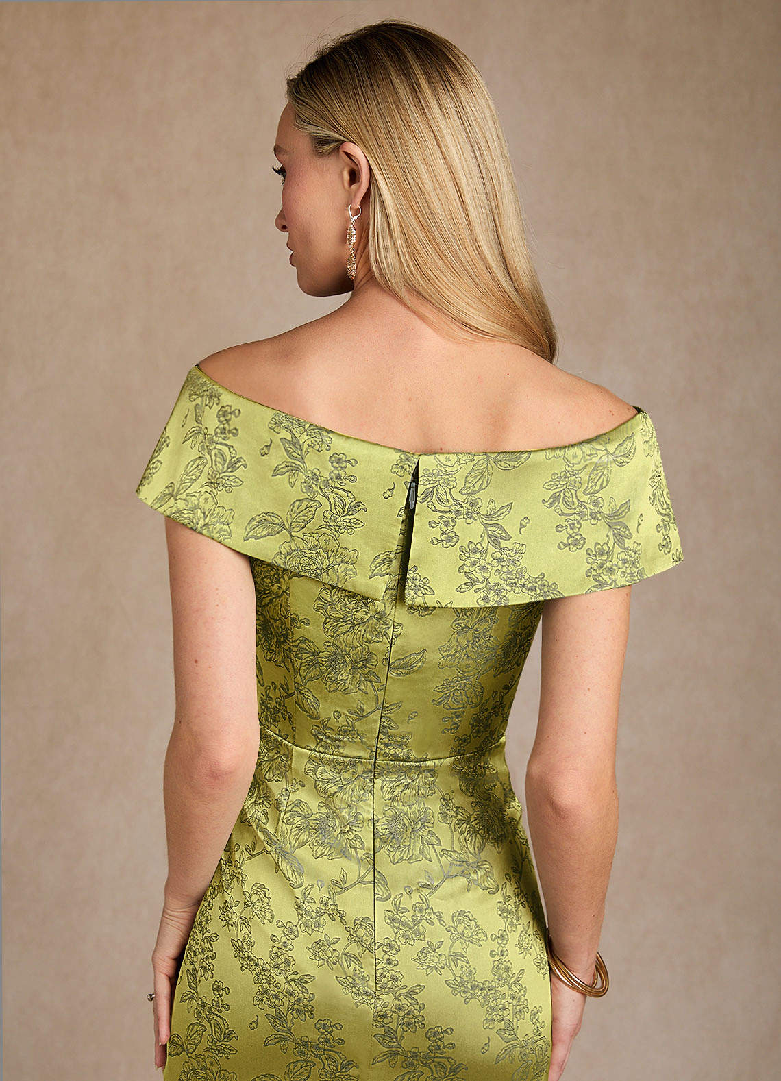 充実の品 Azazie Kenosha Moss Navy Sheath Off the Shoulder Floral ラケット