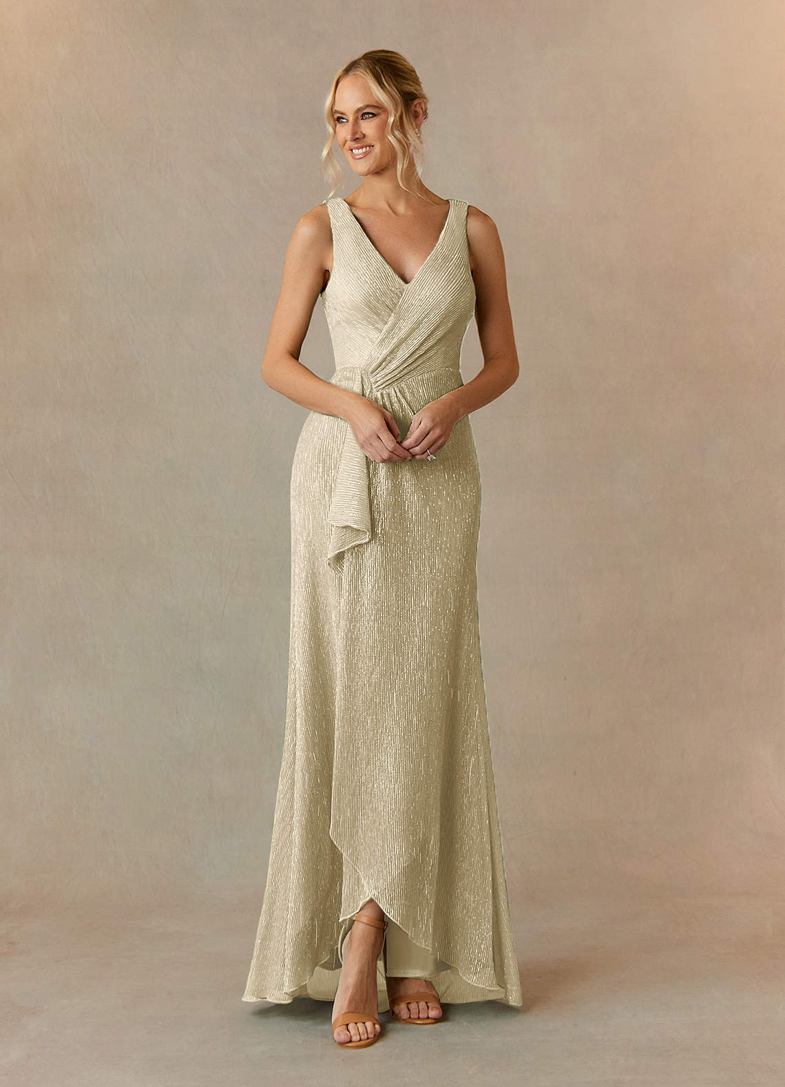 Azazie Tuscon Vestidos para mãe da noiva Vestido Champanhe Ouro de Malha Metálica de Linha A com Ruched image1
