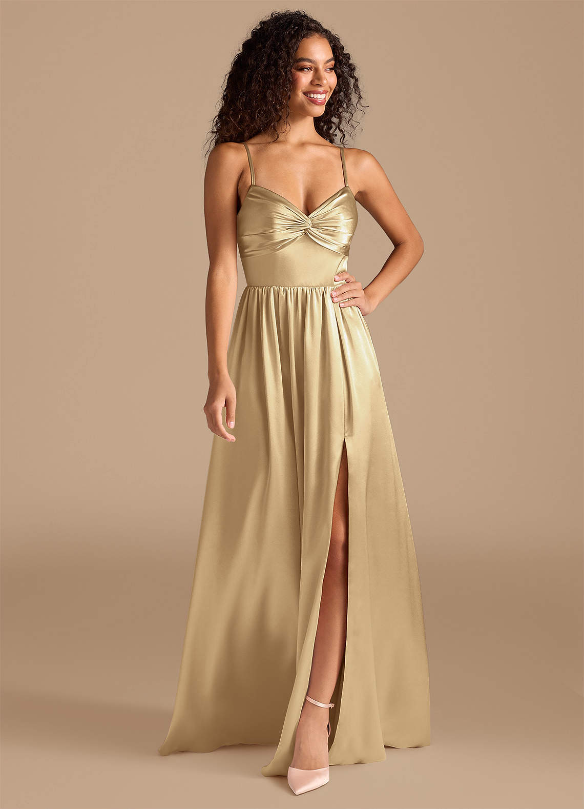 Azazie Zeya Robes de demoiselle d'honneur Robe Trapèze en Satiné métallisé Plissée Champagne image1