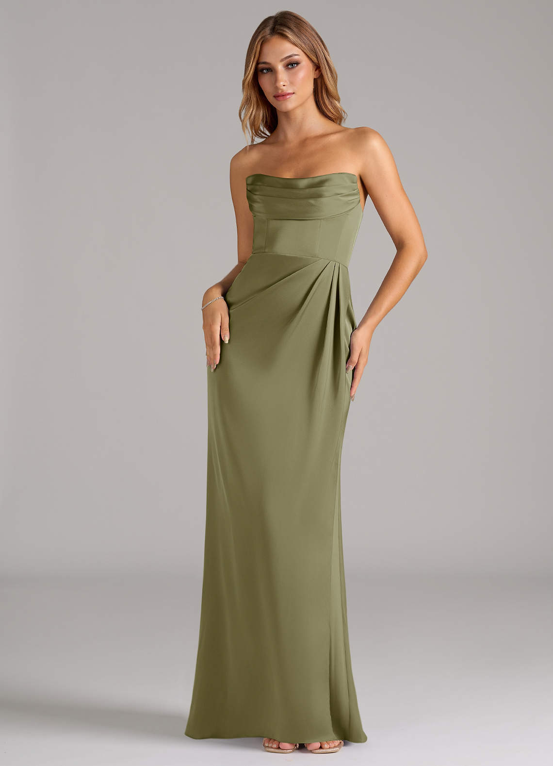 Azazie Johana Robes de demoiselle d'honneur Robe Sirène Convertible en Satin extensible Épaule décolletée Pistache image4