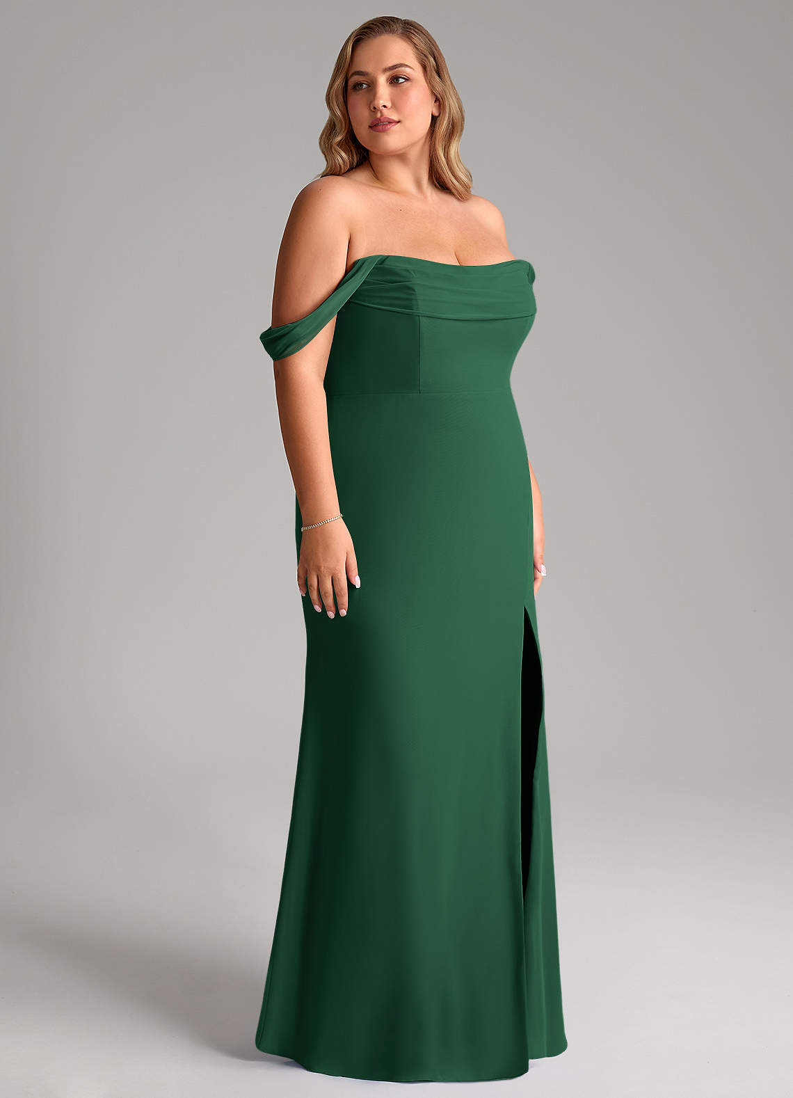 Azazie Saige Jurken voor bruidsmeisjes Converteerbaar Jurk van Chiffon met A-Lijn Off the Shoulder Donkergroen image11