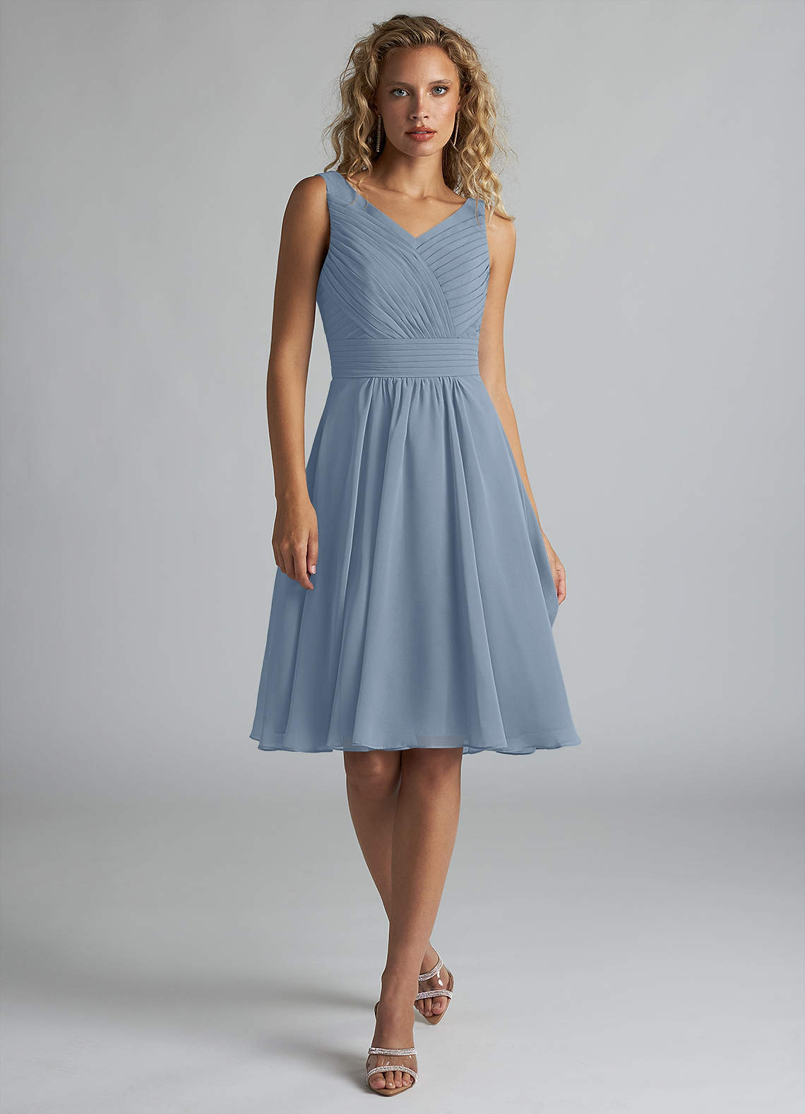 Azazie Grace Vestidos de damas de honor Vestido de Azul Polvoriento de Gasa de Corte en A con Plisado image1
