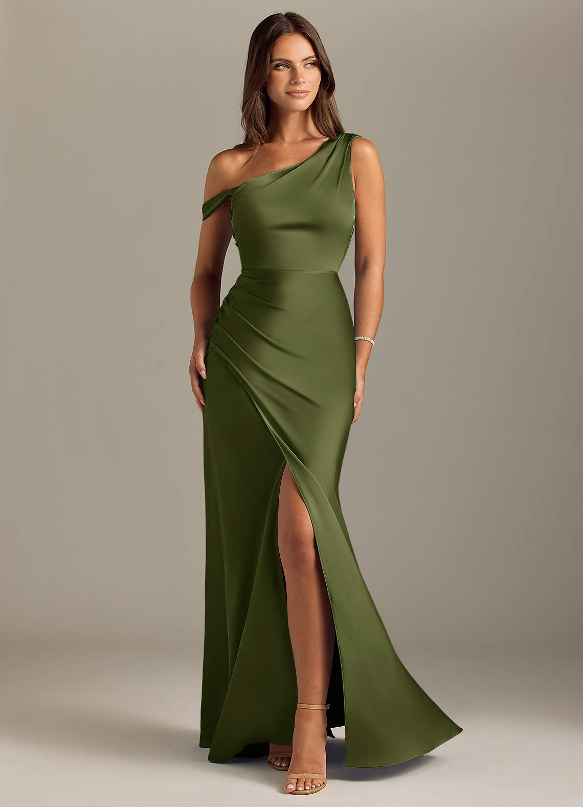 Azazie Madelyn Vestidos de damas de honor Vestido de Oliva de Satén Elástico de Corte Sirena Convertible con Vestidos sin tirantes image1