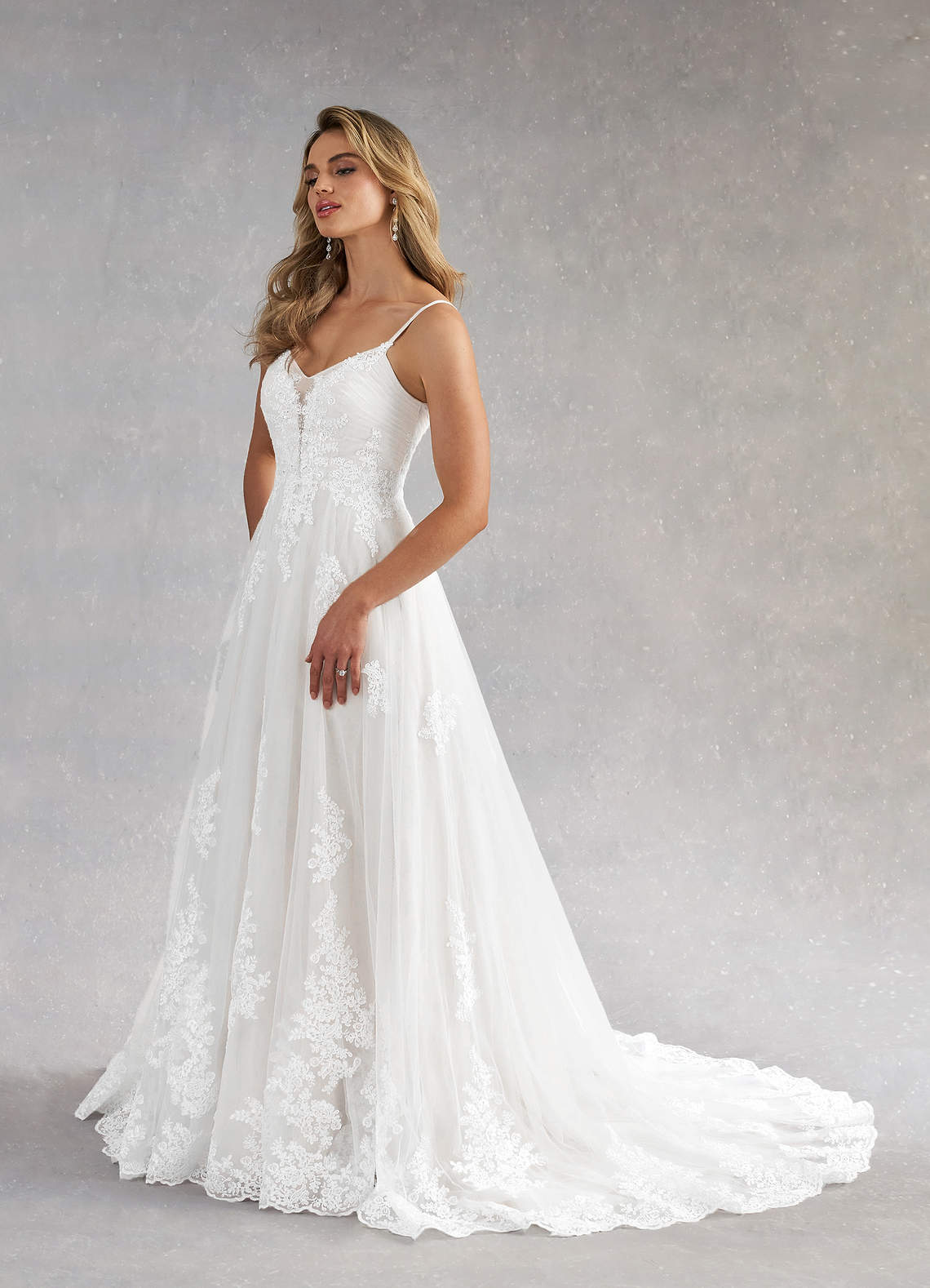 Azazie Avarie Vestidos de novia Vestido de Diamante Blanco de Tul de Corte en A con Lentejuela image1