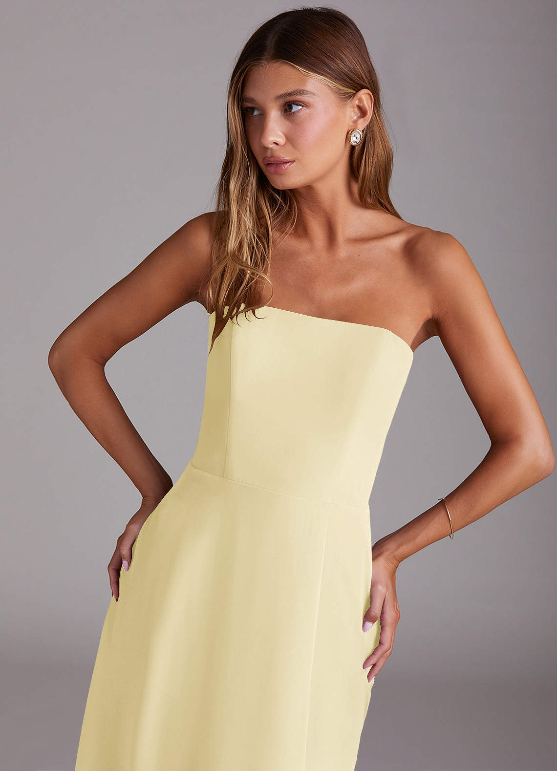 Azazie Wren Robes de demoiselle d'honneur Robe Trapèze Convertible en Mousseline de soie Fente Latérale Sorbet Citron image1