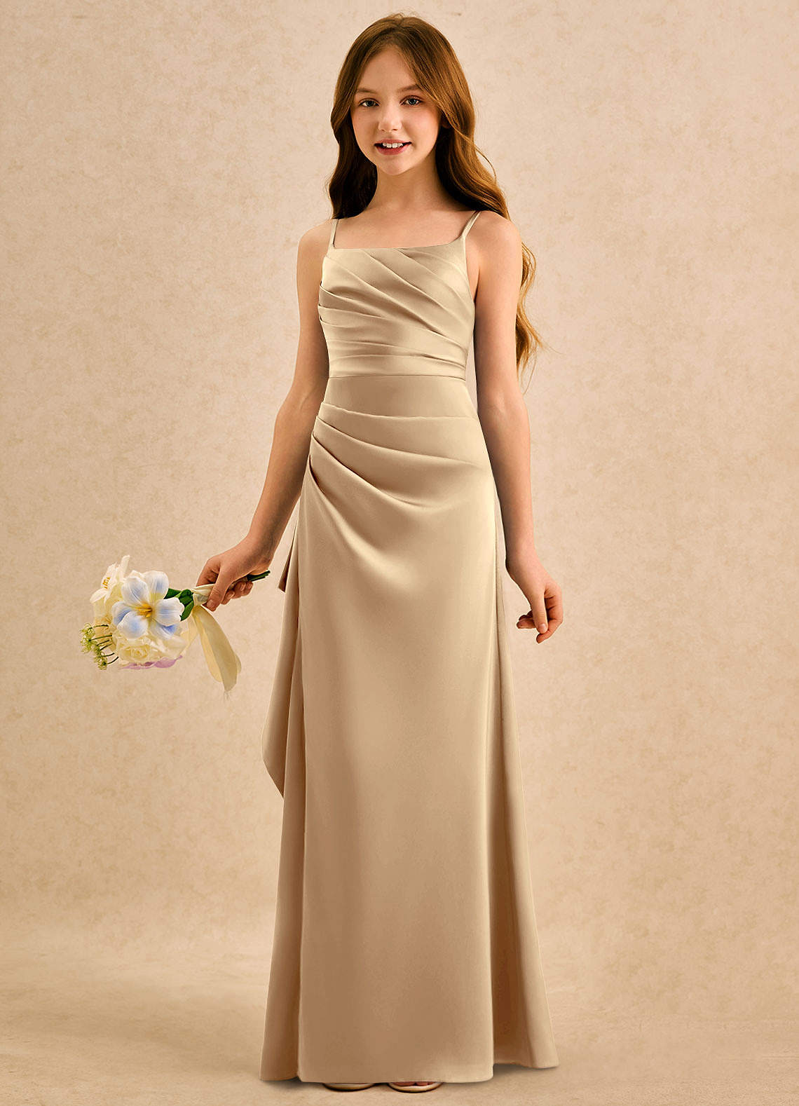 Azazie Cannoli Girls Formal Robe Demoiselle D'honneur Fillette Robe Trapèze en Satin extensible Plissée Champagne image3