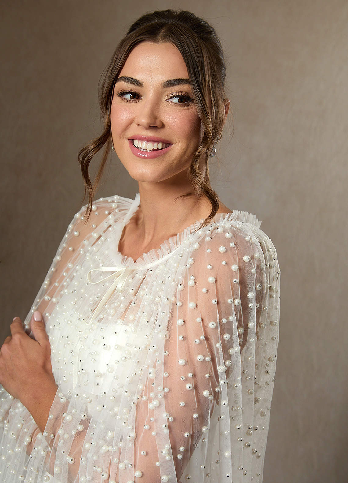 front Cape en tulle à perles en cascade