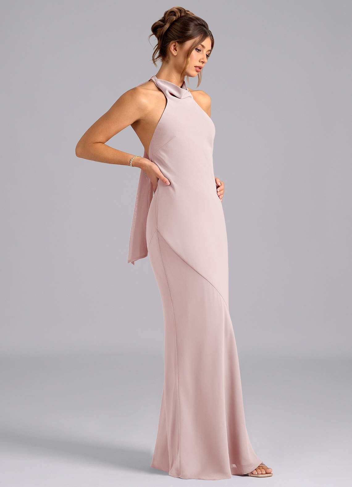 Azazie Velli Vestidos de damas de honor Vestido de Rosa Rubor de Gasa de Corte Sirena con Cuello Alto image3
