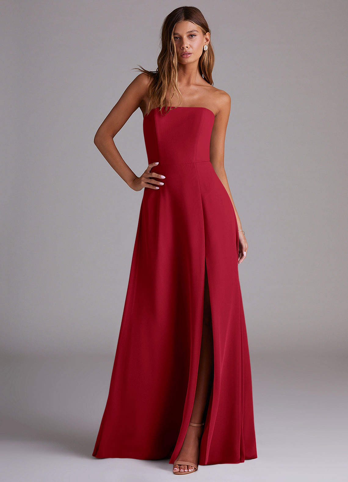 Azazie Wren Vestidos de damas de honor Vestido de Escarlata de Gasa de Corte en A Convertible con Corte Lateral image2