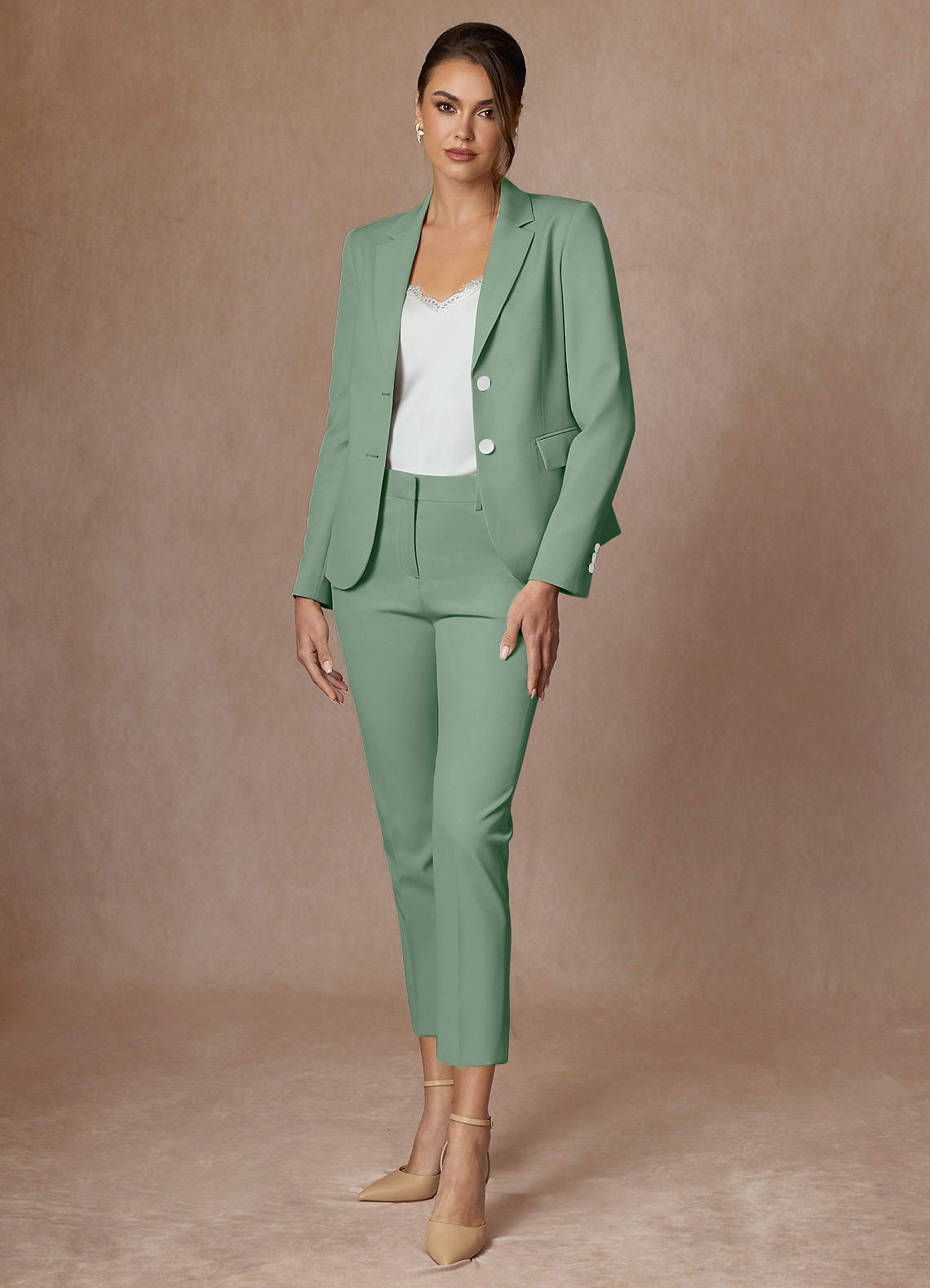 front Whitney Matcha Pantalon habillé court performant en tissage raffiné