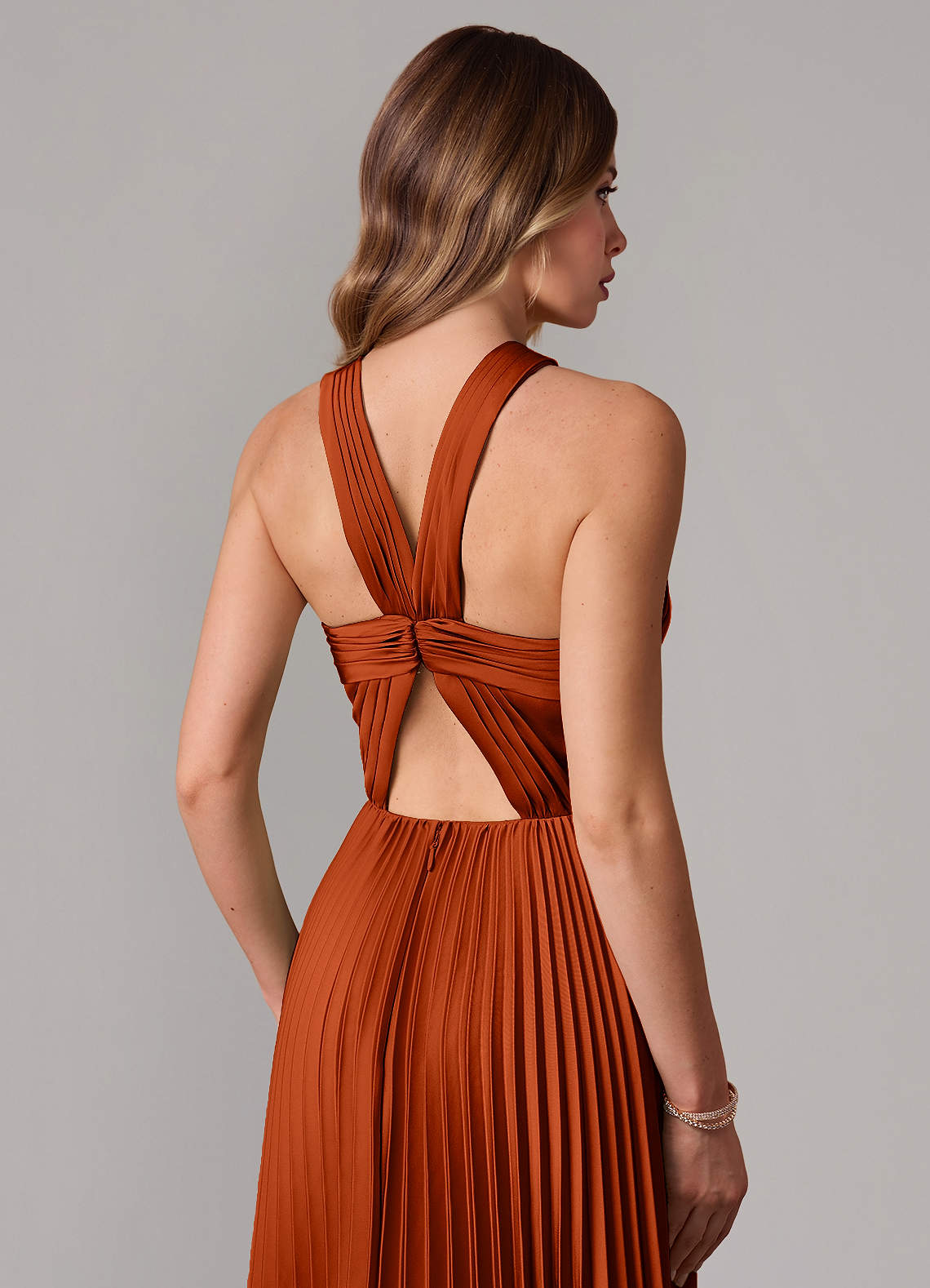 Azazie Afra Abiti da Damigella Abito A-Line in Raso Elasticizzato Plissettato Paprika image5