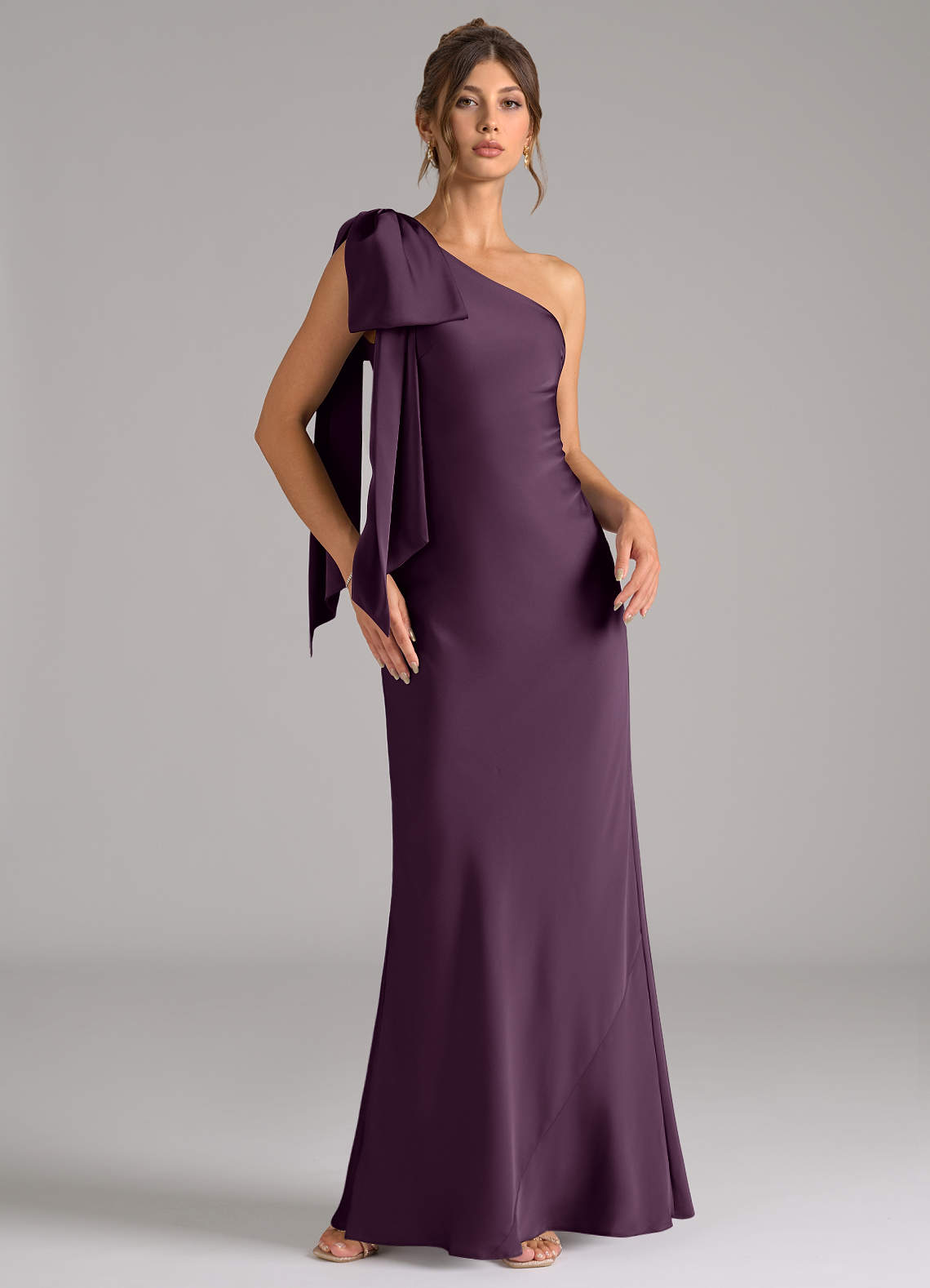 Azazie Capri Brautjungfernkleider Meerjungfrau-Linie One-Shoulder Stretch-Satin Kleid Pflaume image1