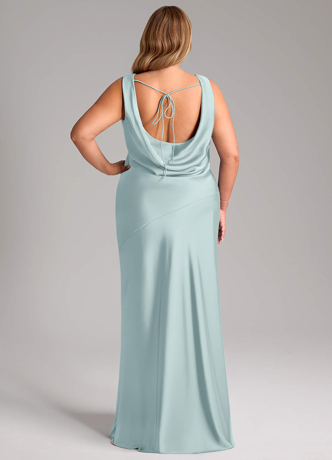 Azazie Rylina Robes de demoiselle d'honneur Robe Sirène en Satin extensible Brume image7