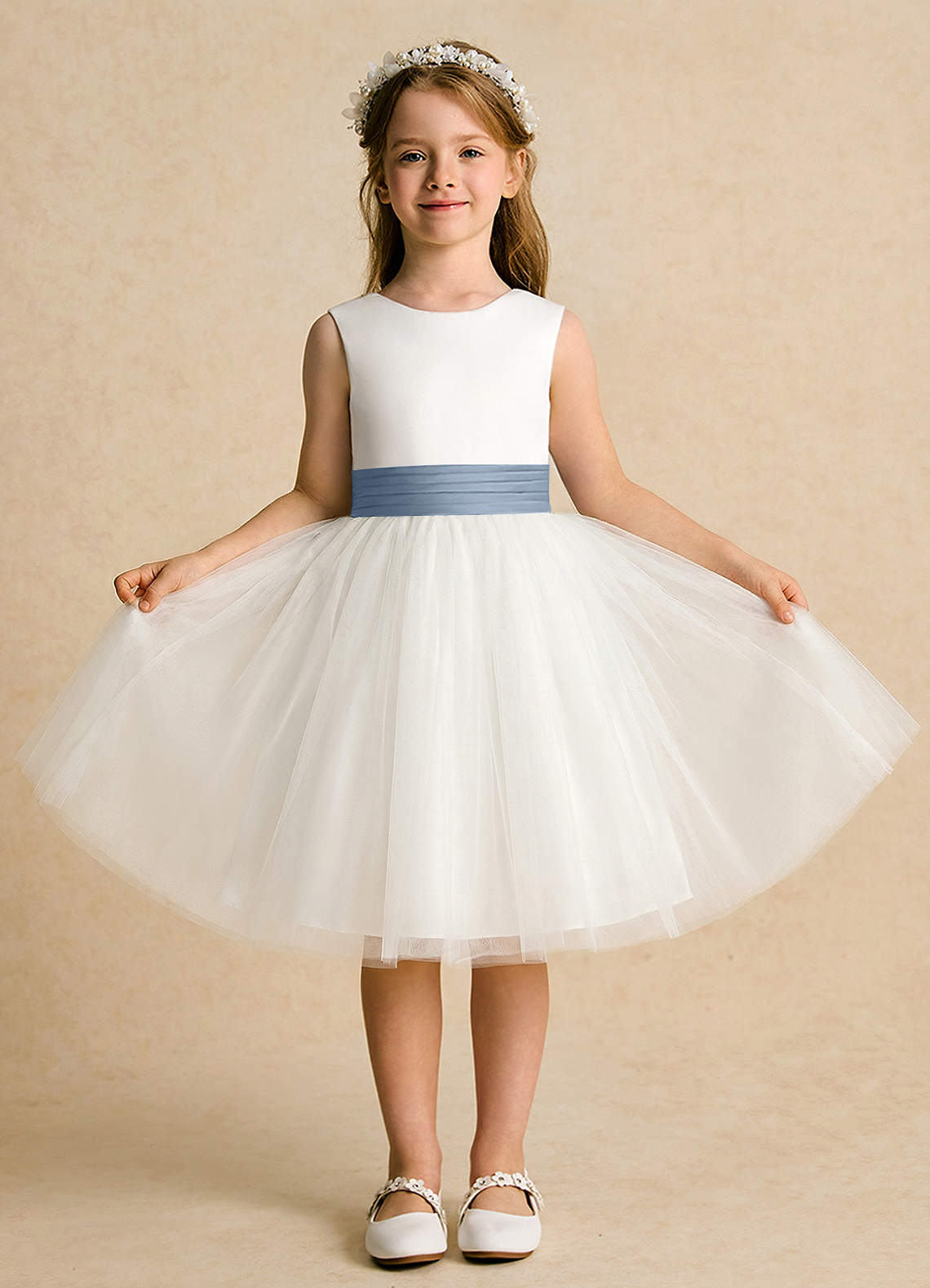 Azazie Sosie Vestidos de florista Vestido Marfim Azul Empoeirado de Tule de Linha A com Plissado image1