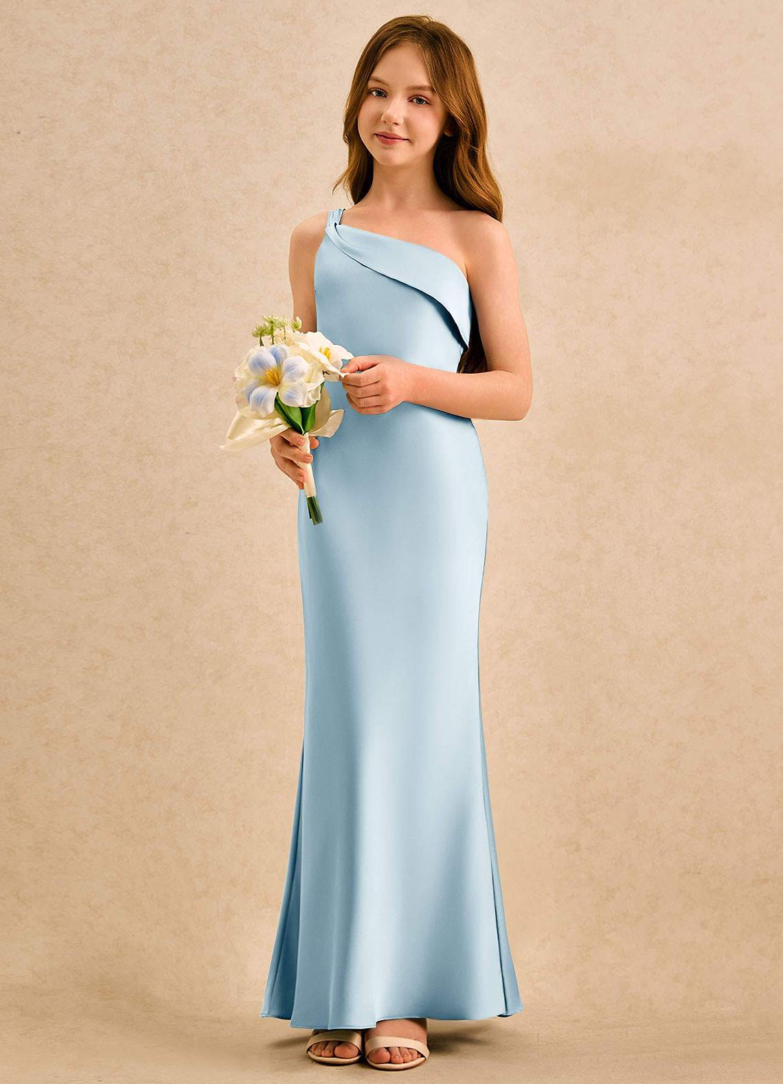 Azazie Almond Girls Formal Sukienki dla dziewczynek sypiących kwiaty Osłona Jedno ramię Satyna elastyczna Długość podłogi Sukienka image2