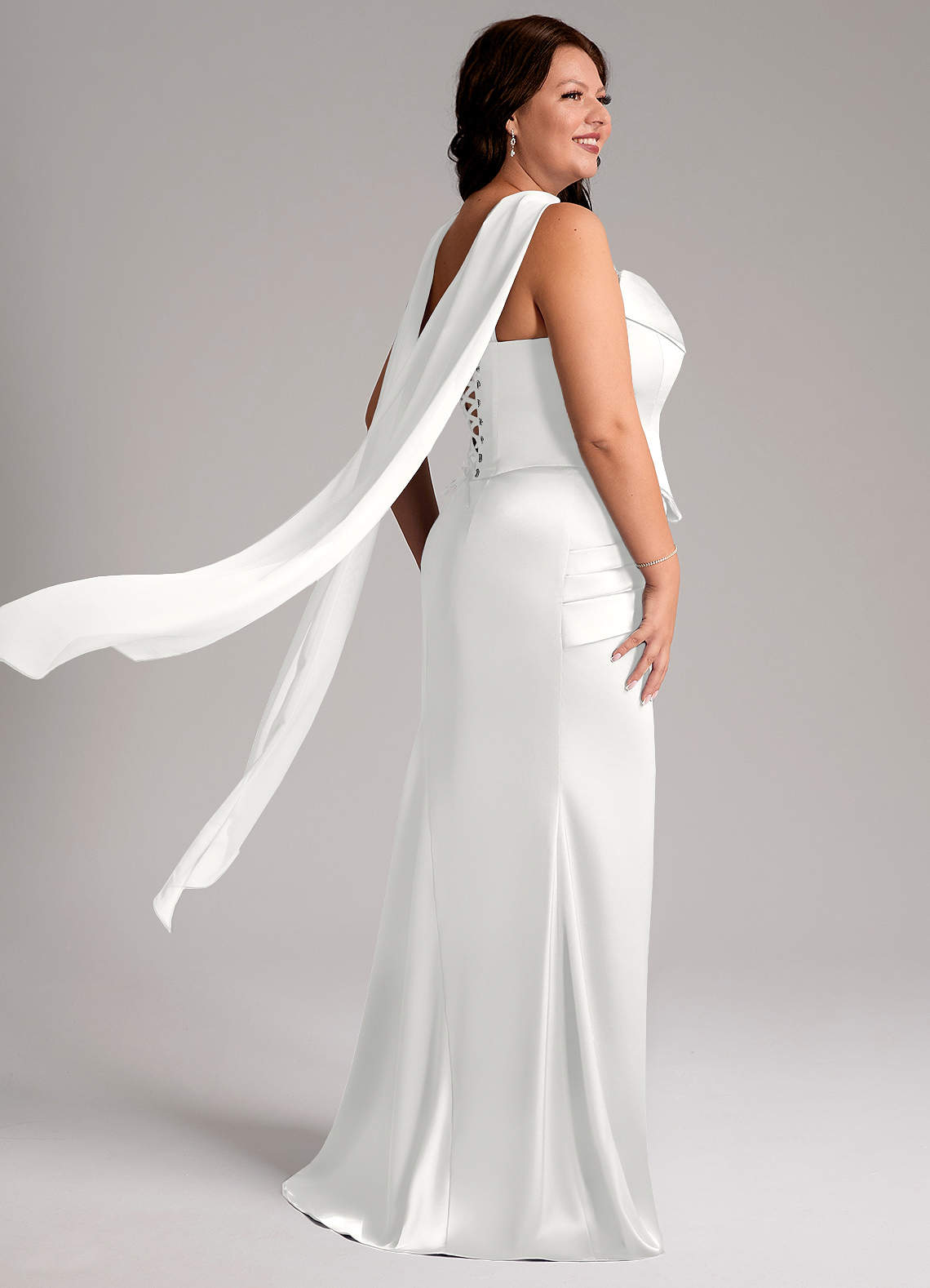 Azazie Sorrel Abiti da Damigella Abito Convertibile Sirena in Raso Elasticizzato Senza Cinturino Bianco image8