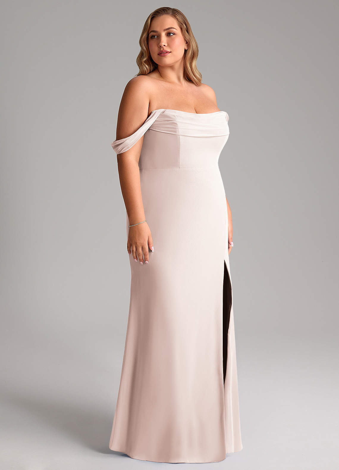 Azazie Saige Vestidos de madrinha de casamento Vestido Pétala De Rosa de Chiffon de Linha A com Fora do ombro image11