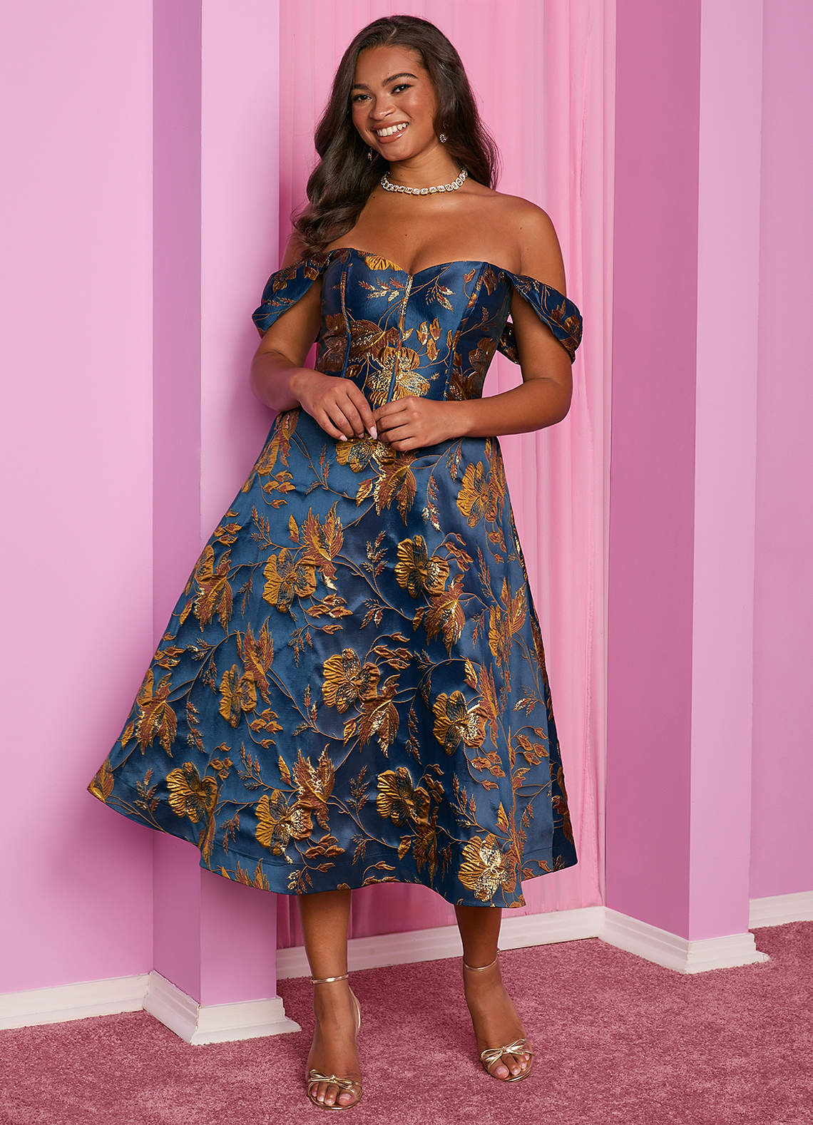 Barbie™ ❤ AZAZIE 4014 Olkapäät paljastava brokadikuvioinen A-linjainen mekko image1