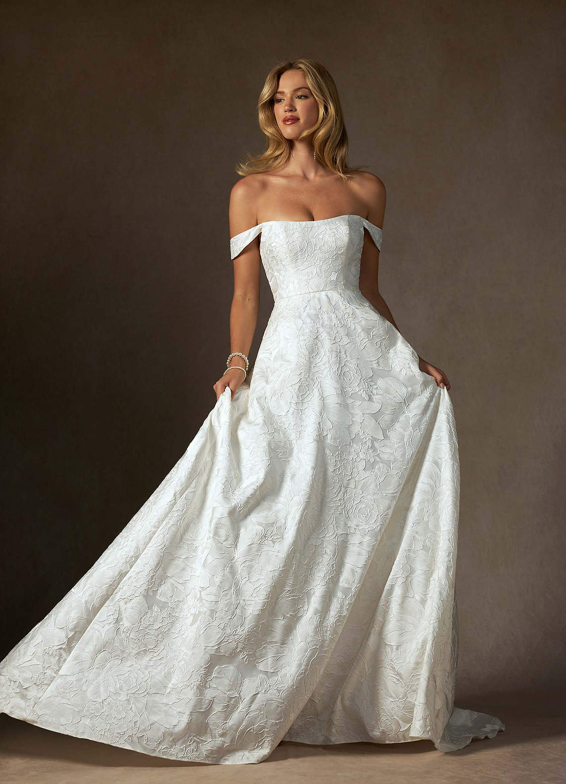 Azazie Amaya Hochzeitskleider Ballkleid Schulterfrei Blumen-Jacquard Kleid Diamantweiß image4
