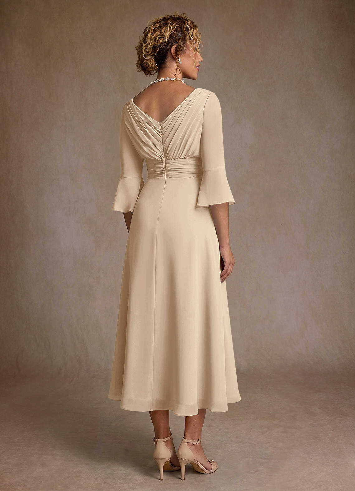 Azazie Aerynne Vestidos para mãe da noiva Vestido Champanhe de Chiffon de Linha A com Plissado image1