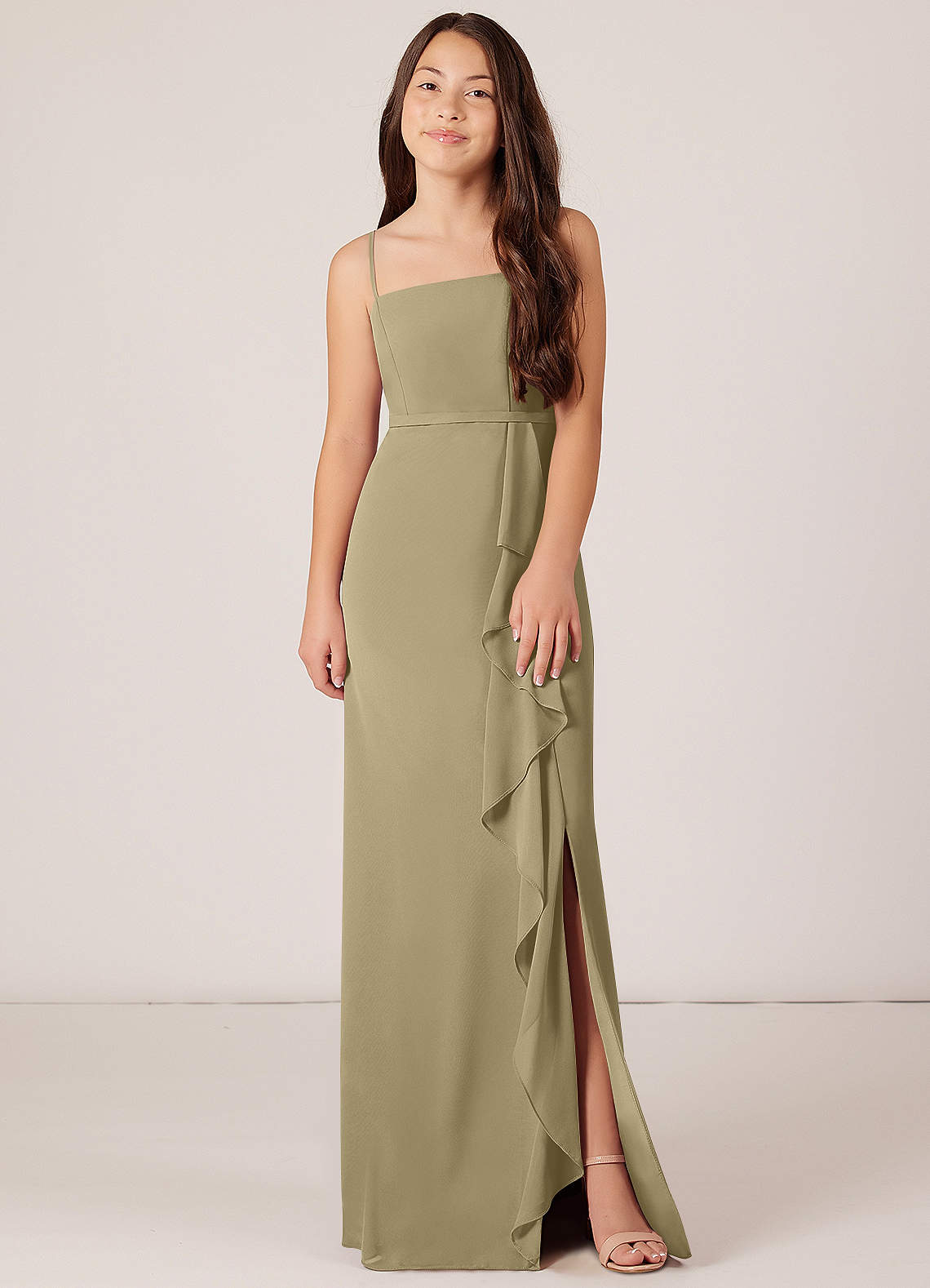 Azazie Kaylee Junior Robe Trapèze en Mousseline de soie avec ceinture Vert Mousse image1