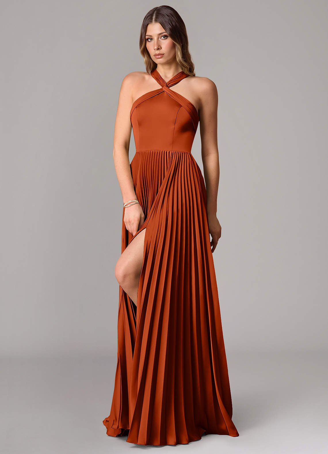 Azazie Afra Abiti da Damigella Abito A-Line in Raso Elasticizzato Plissettato Paprika image3