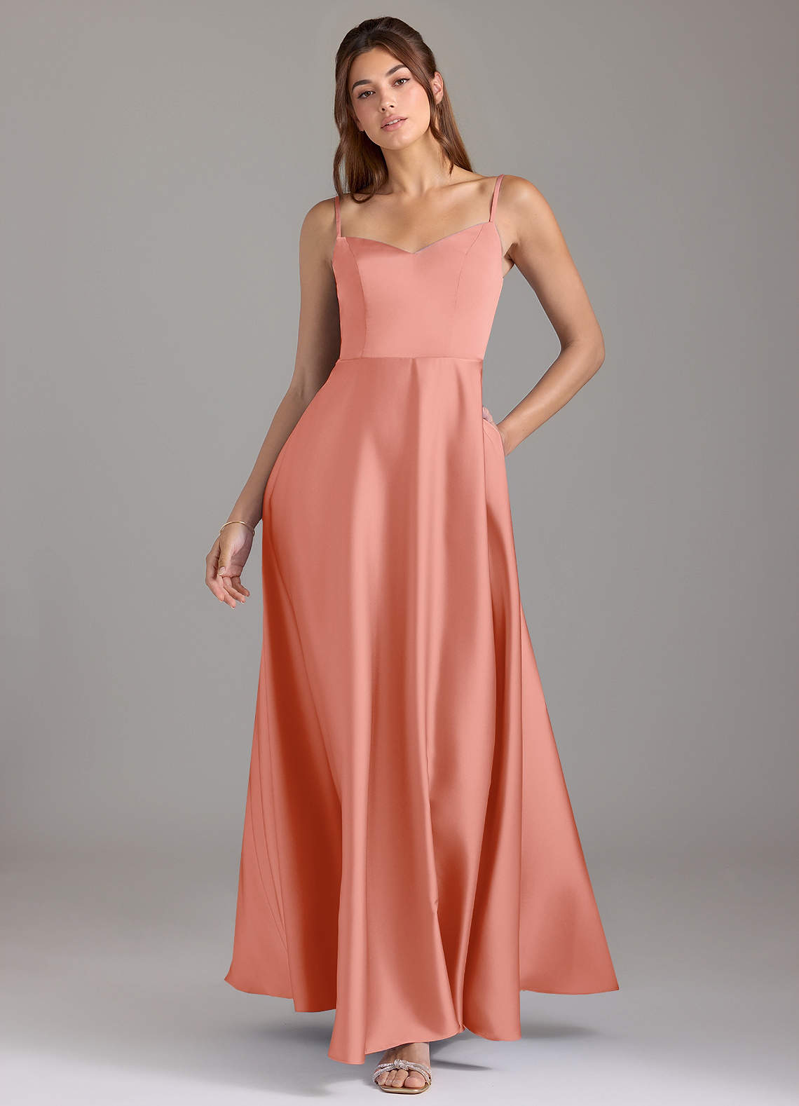 Azazie Marley Robes de demoiselle d'honneur Robe Trapèze Convertible en Satin extensible Épaule décolletée Corail image1
