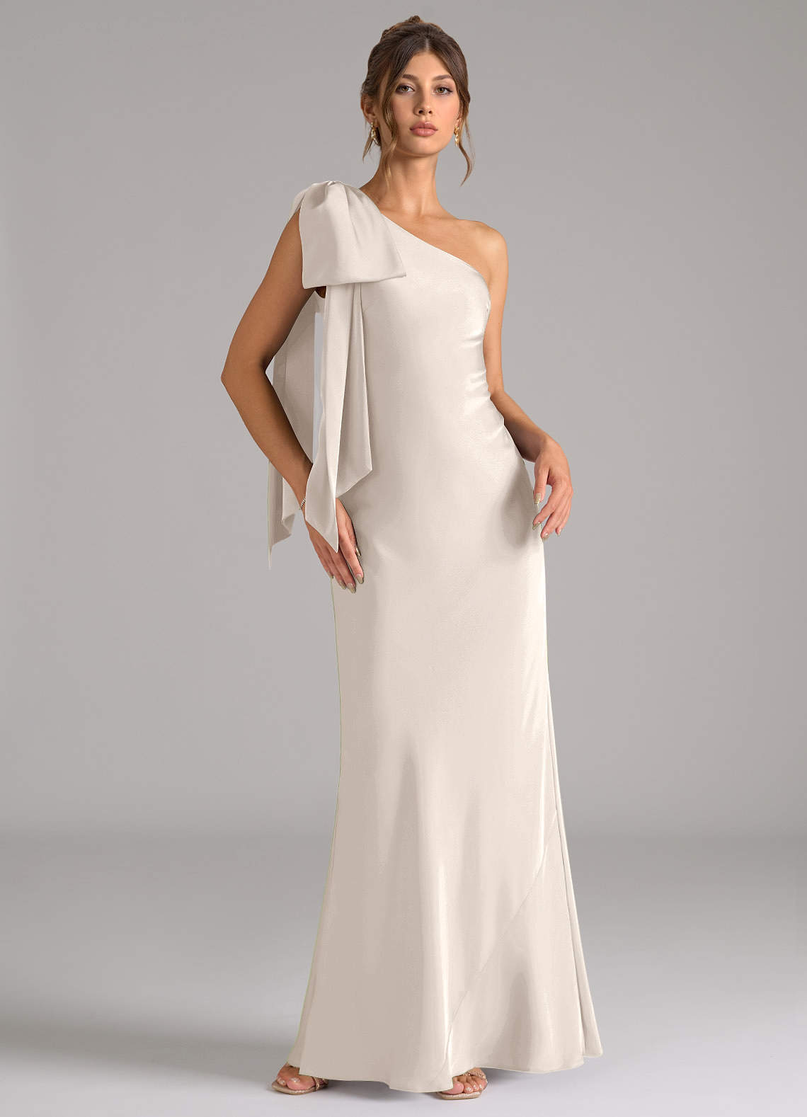 azazie white alabaster bridesmaid dress Capri Eco-concious Wayfair Black Friday 2023 Size:000 Crafted from glossy satin