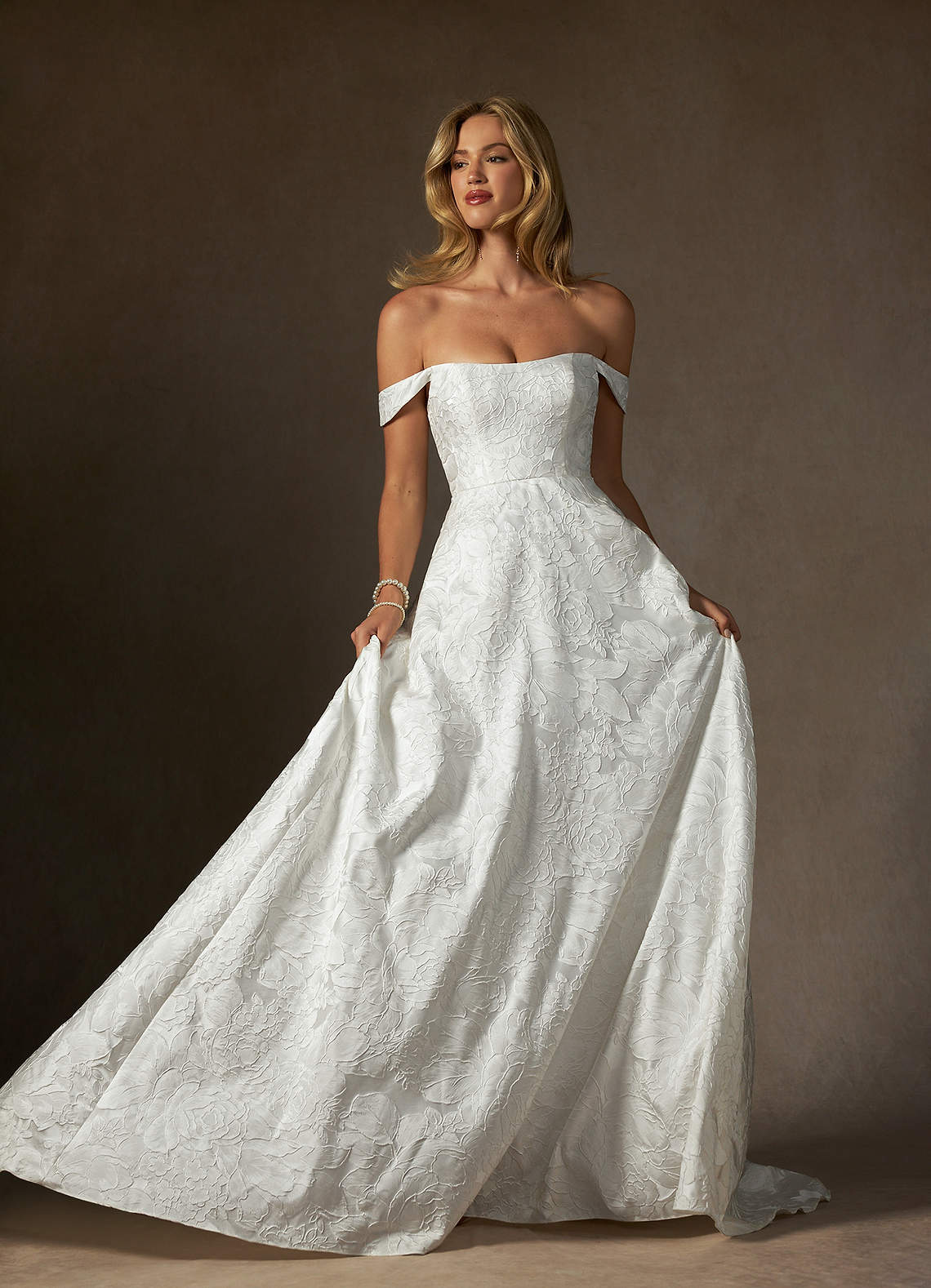 Azazie Amaya Vestidos de noiva Vestir Branco Antigo de Jacquard Floral de Vestido de baile com Sem alças image4