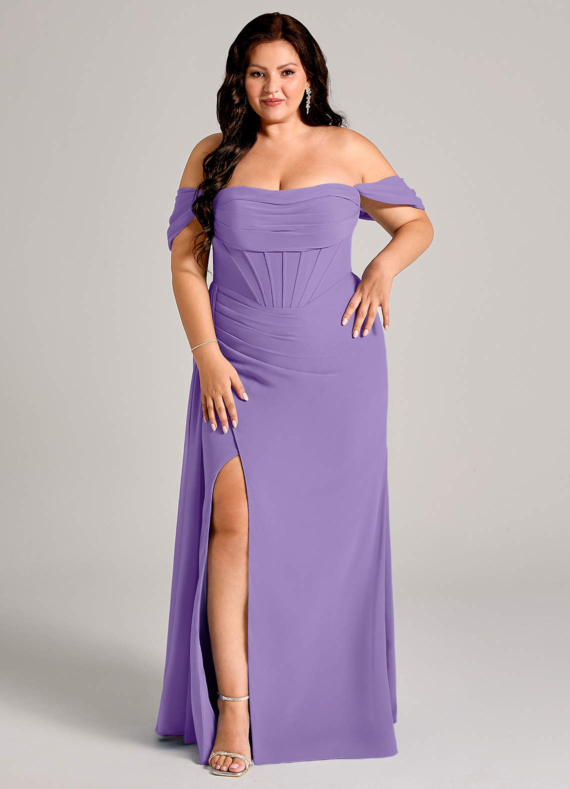 Azazie Amyra Vestidos de damas de honor Vestido de Tahití de Gasa de Corte Recto Convertible con Vestidos sin tirantes image12