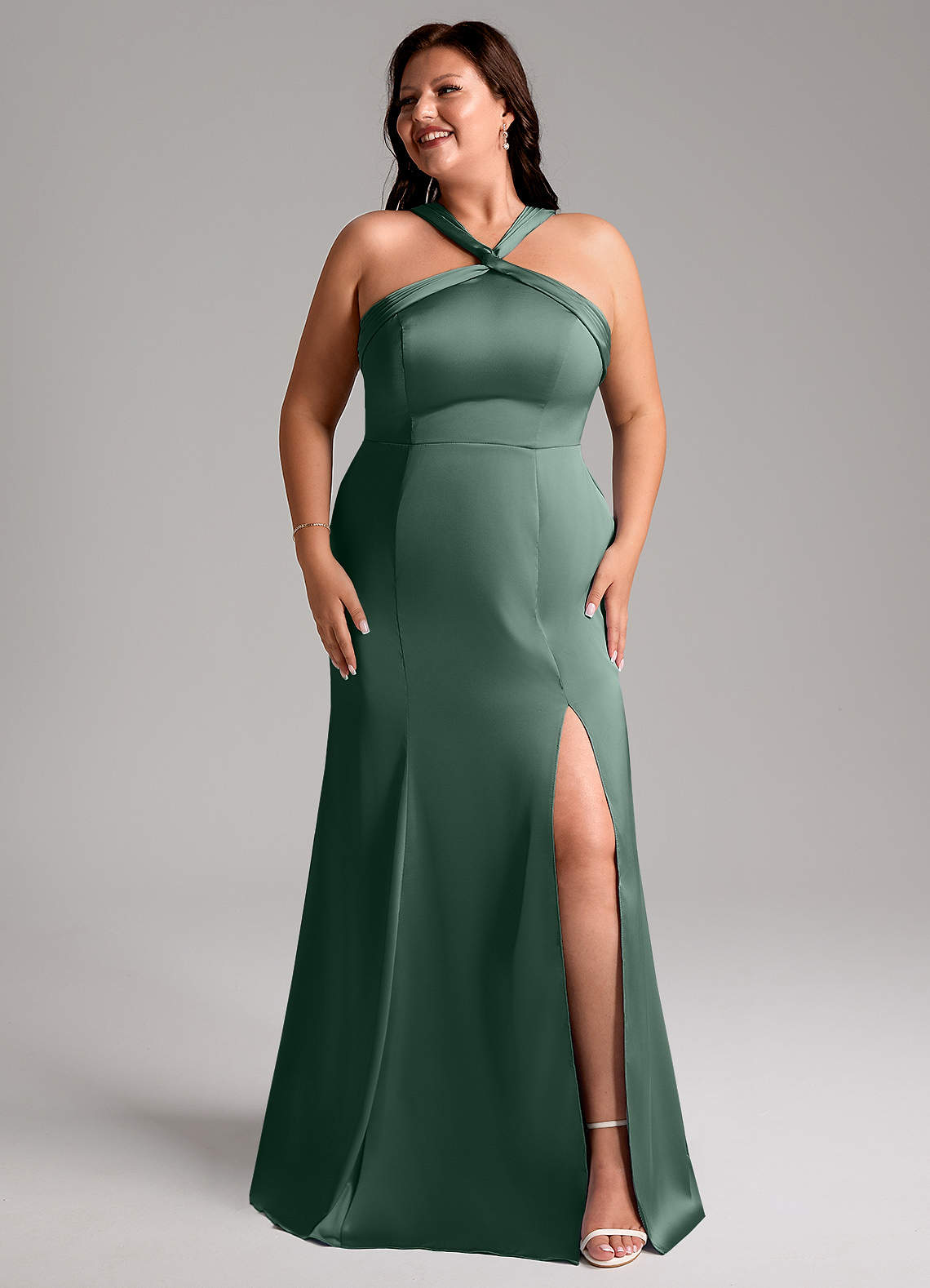 Azazie Rue Vestidos de damas de honor Vestido de Eucalipto de Satén Elástico de Corte Sirena con Plisado image9