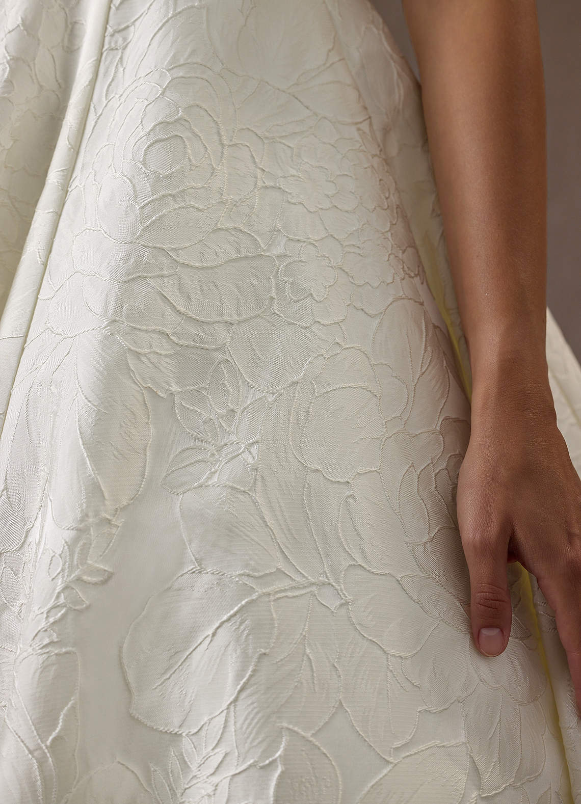 Azazie Astoria Vestidos de noiva Vestir Branco Antigo de Jacquard Floral de Vestido de baile com com bolsos image4