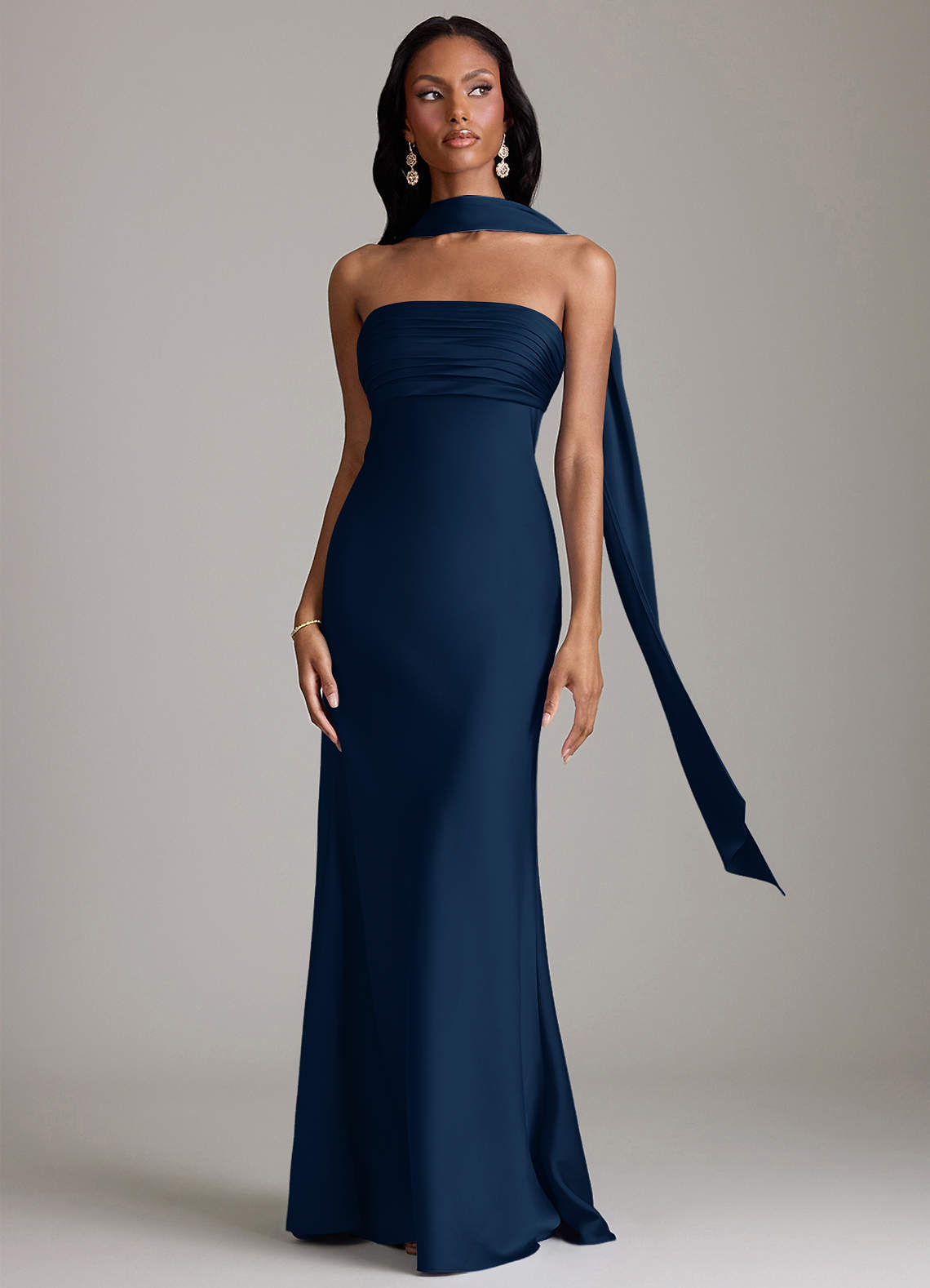 Azazie Saylor Vestidos de damas de honor Vestido de Azul Marino Oscuro de Satén Elástico de Corte Sirena con Sin tirantes image8