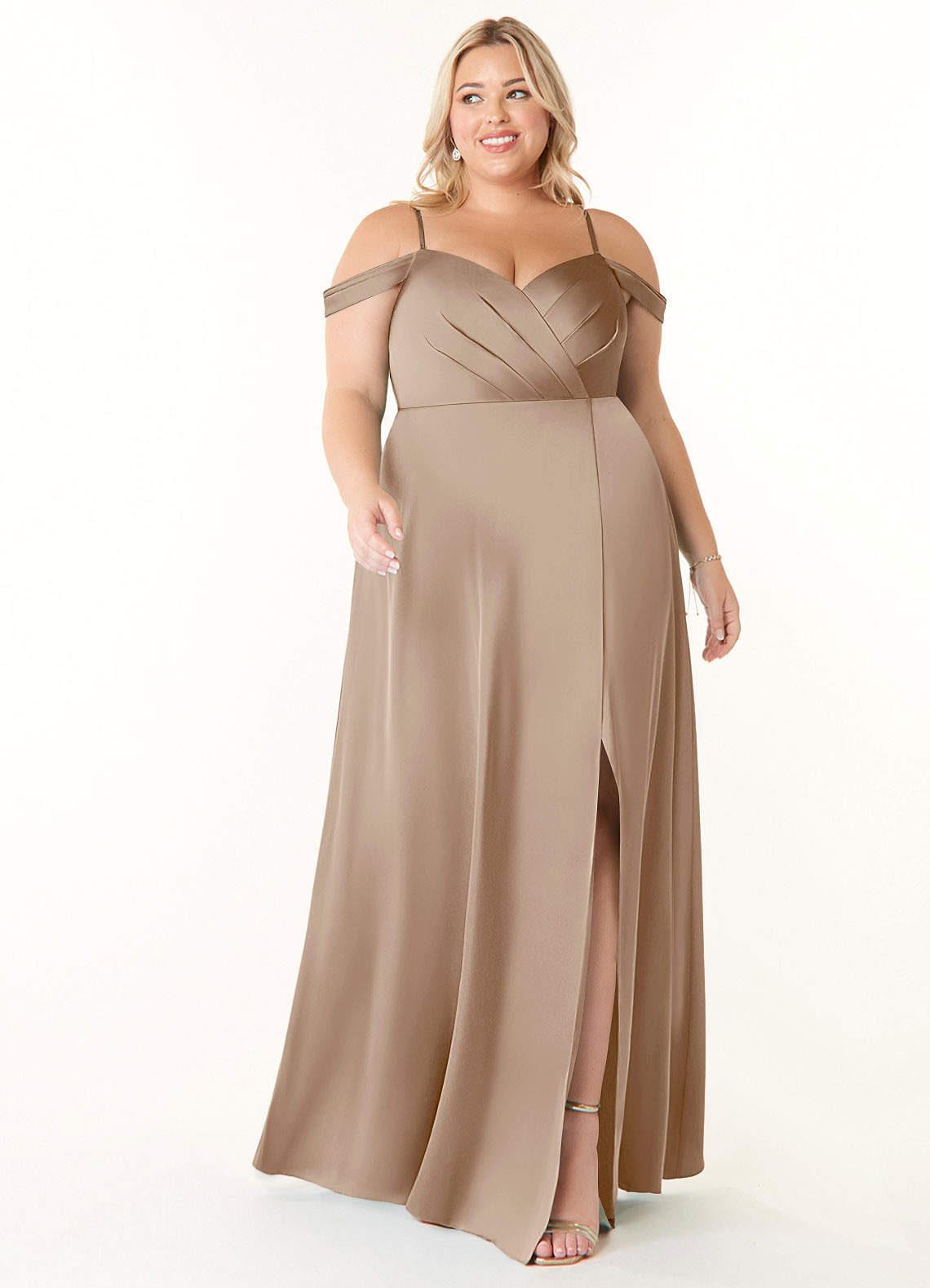 Azazie Ocean Robes de demoiselle d'honneur Robe Trapèze en Satin extensible Col V plissé Taupe image1