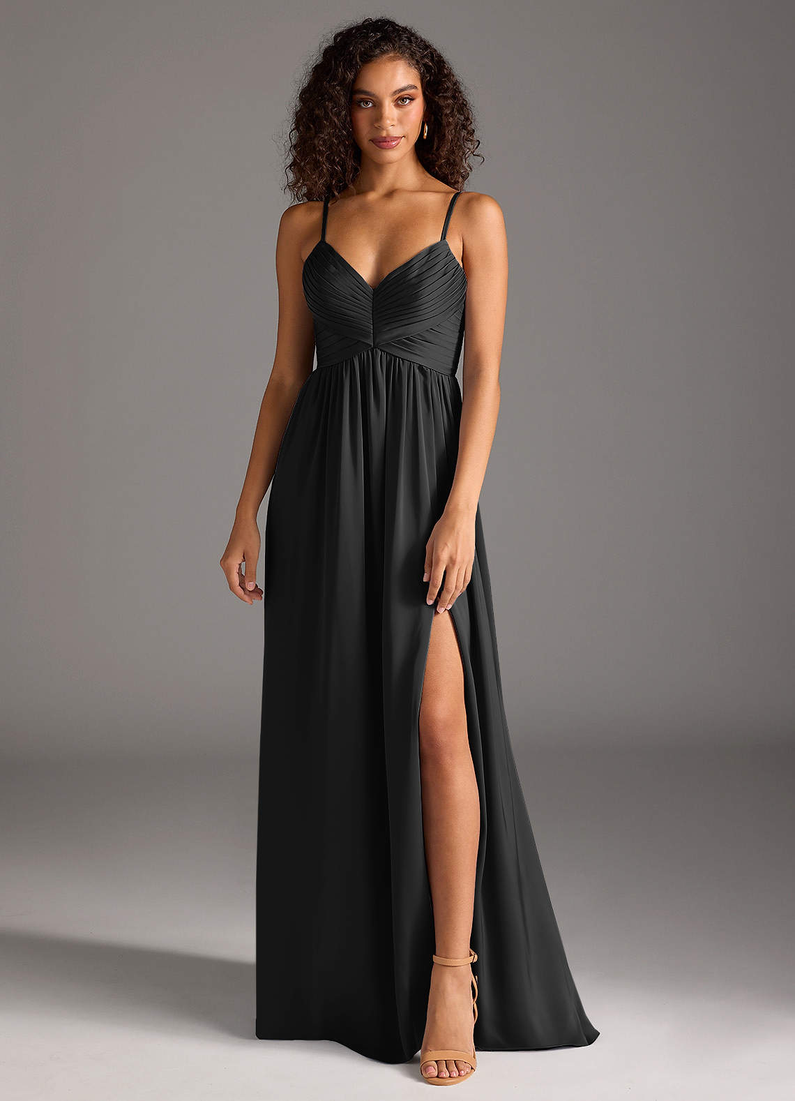 Azazie Alia Vestidos de damas de honor Vestido de Negro de Satén Elástico de Corte en A con Plisado image1