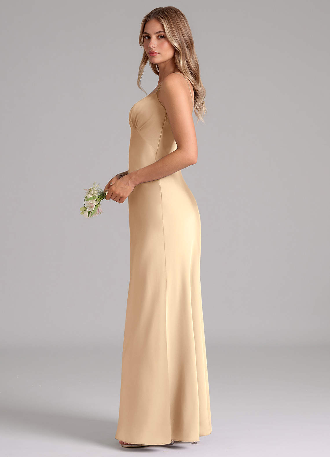 Azazie Suttona Vestidos de damas de honor Vestido de Champán de Satén Elástico de Corte en A con Plisado image4