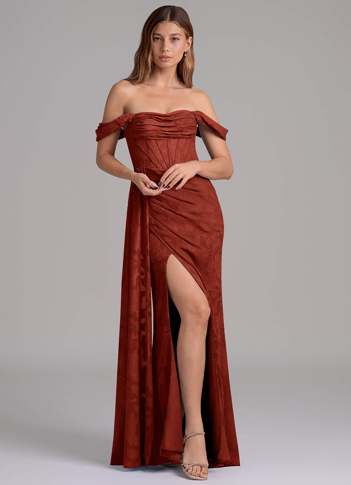 Azazie Amyra Vestidos de damas de honor Vestido de Terracota de Devorado Floral de Corte Sirena Convertible con Vestidos sin tirantes image1