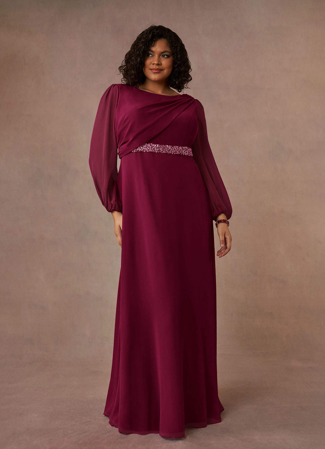 Azazie Priyanka vestidos de madre de la novia Vestido Borgoña de Gasa de Corte en A con Cuello barco plisado image1