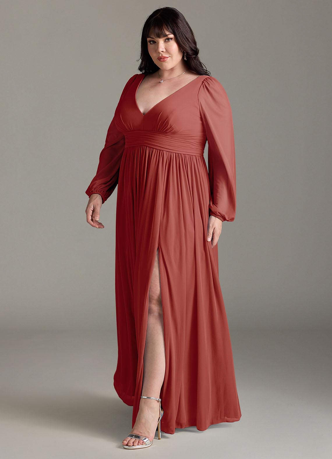 Azazie Norah Robes de demoiselle d'honneur Robe Trapèze en Mousseline de soie Col en V, manches longues Terracotta image10