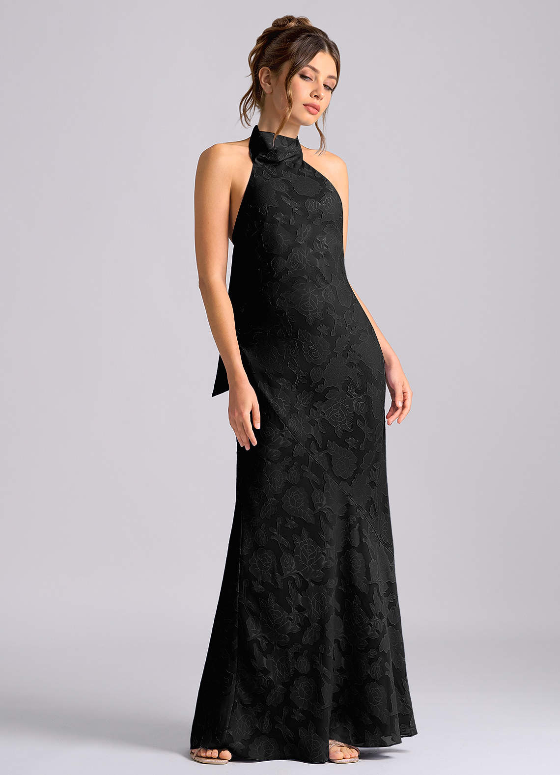 Azazie Velli Vestidos de damas de honor Vestido de Negro de Devorado Floral de Corte Sirena con Cuello Alto image4