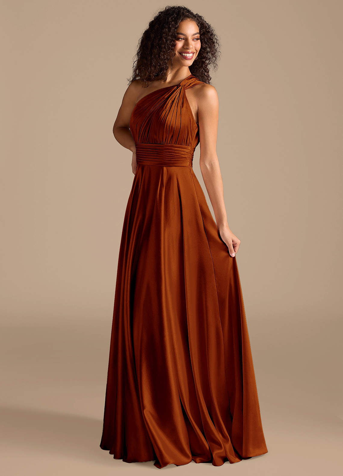 Azazie Charlize Vestidos de madrinha de casamento Vestido Castanho Aloirado de Cetim Metálico de Linha A com Um ombro image4