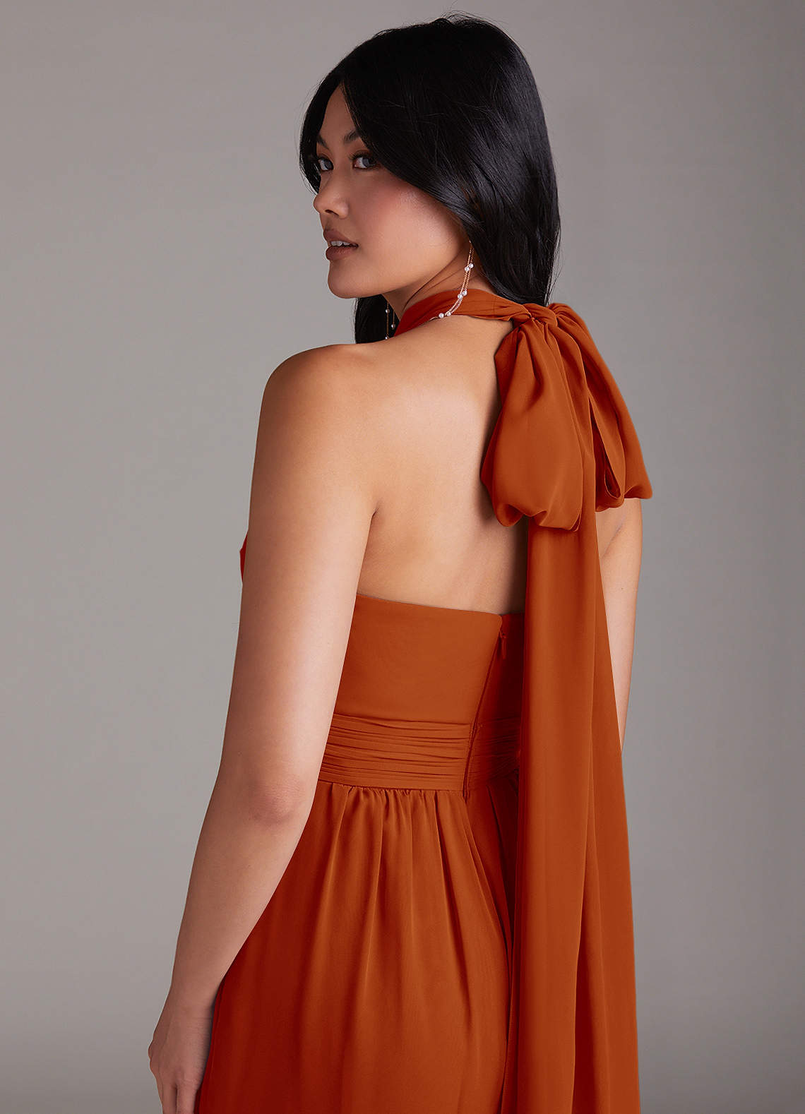 Azazie Lamara Robes de demoiselle d'honneur Combinaison Convertible en Mousseline de soie Épaule décolletée Paprika image10