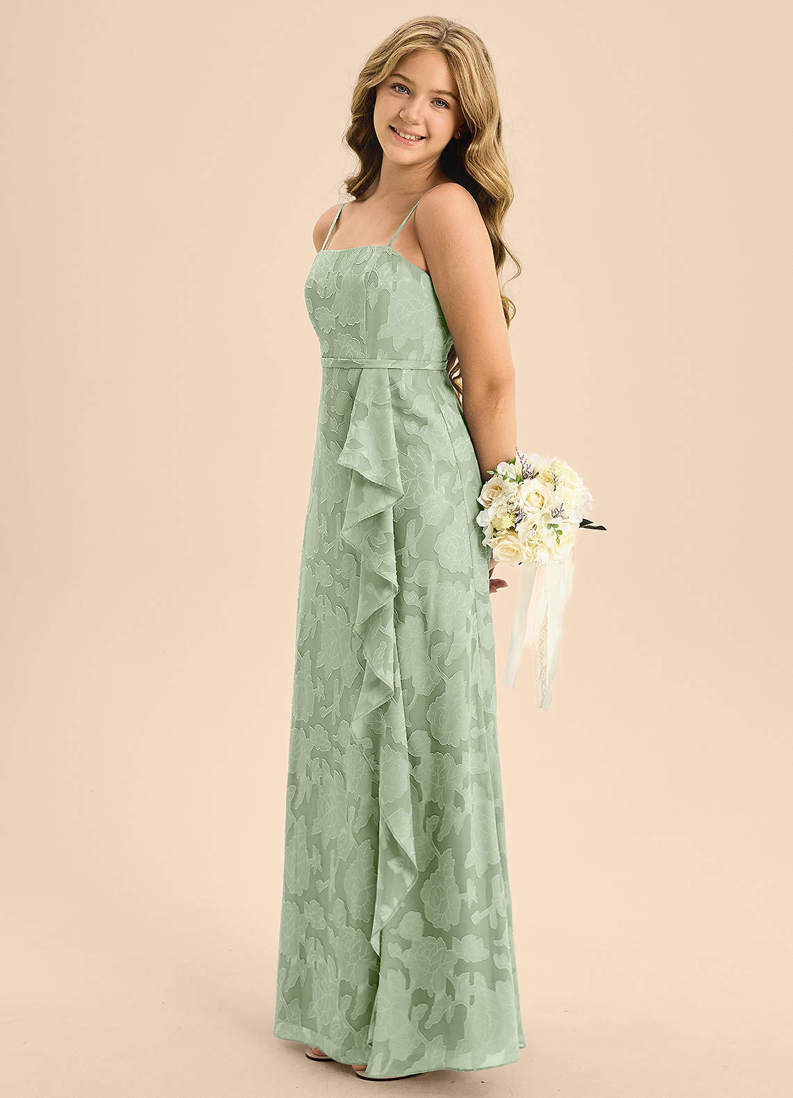 Azazie Kaylee Junior Vestido de Salvia Polvorienta de Devorado Floral de Corte En A con Con cinturón image4