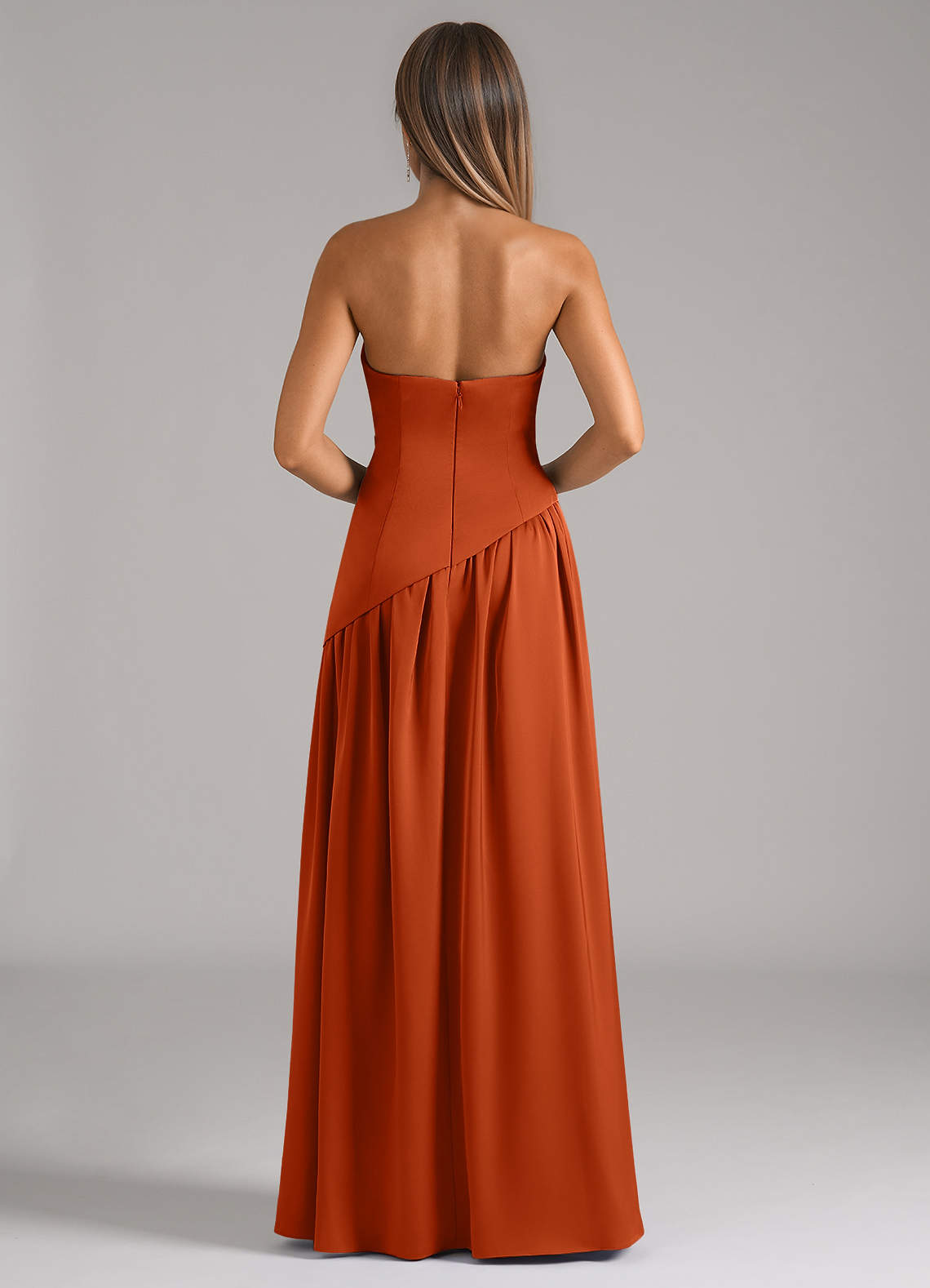 Azazie Adeline Vestidos de damas de honor Vestido de Naranja Quemada de Satén Elástico de Corte en A Convertible con Sin tirantes image4